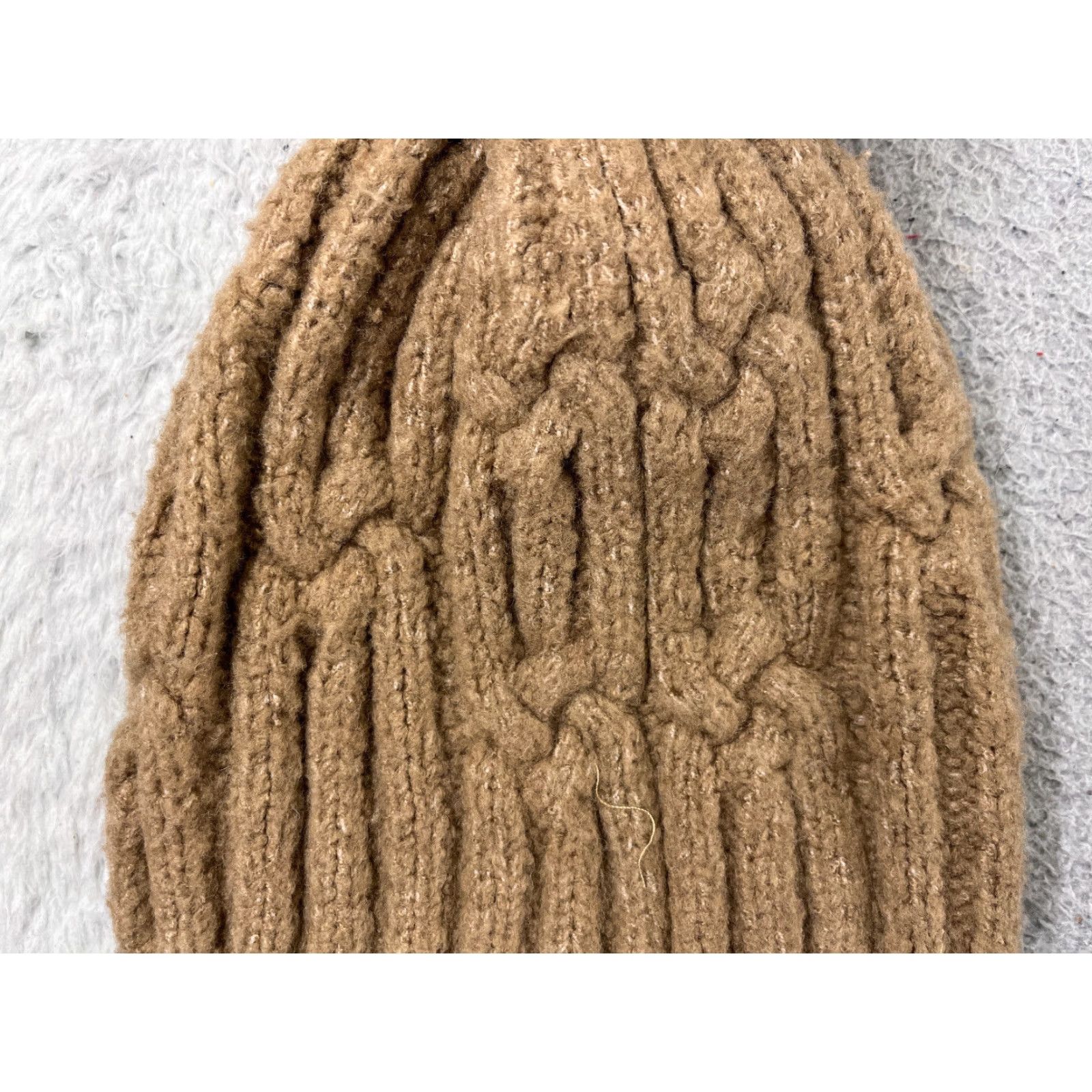 Vintage Beanie Toque Hat Womens One Size Beige Knit Acrylic Blend Faux Fur Winter Ski Pom Size ONE SIZE - 2 Thumbnail