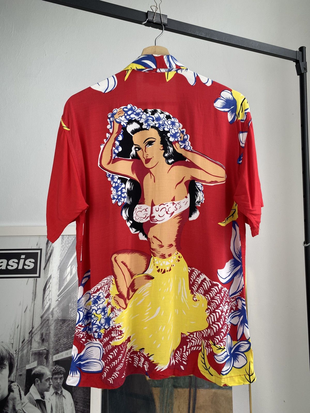 Vintage Vintage Aloha Shirt Hula Girl Made in Hawaii Rayon Size S Size US S / EU 44-46 / 1 - 1 Thumbnail