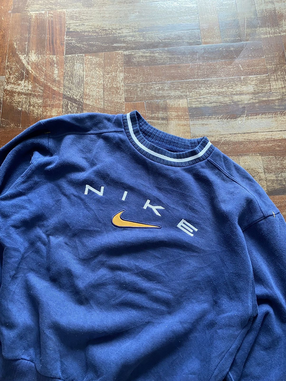 Nike × Vintage Vintage Nike Spell Out Swoosh Sweatshirt Crewneck Sweater Size XS / US 0-2 / IT 36-38 - 2 Thumbnail