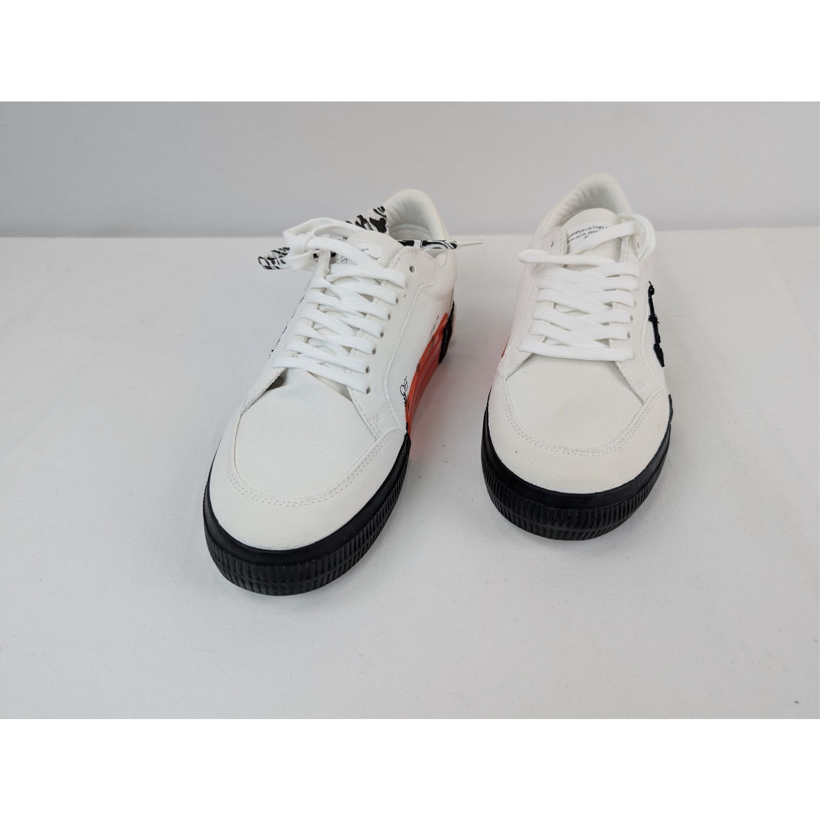 Off-White o1rshd1 Low Vulcanized Canvas Sneakers in White / Black Size US 12 / EU 45 - 8 Thumbnail
