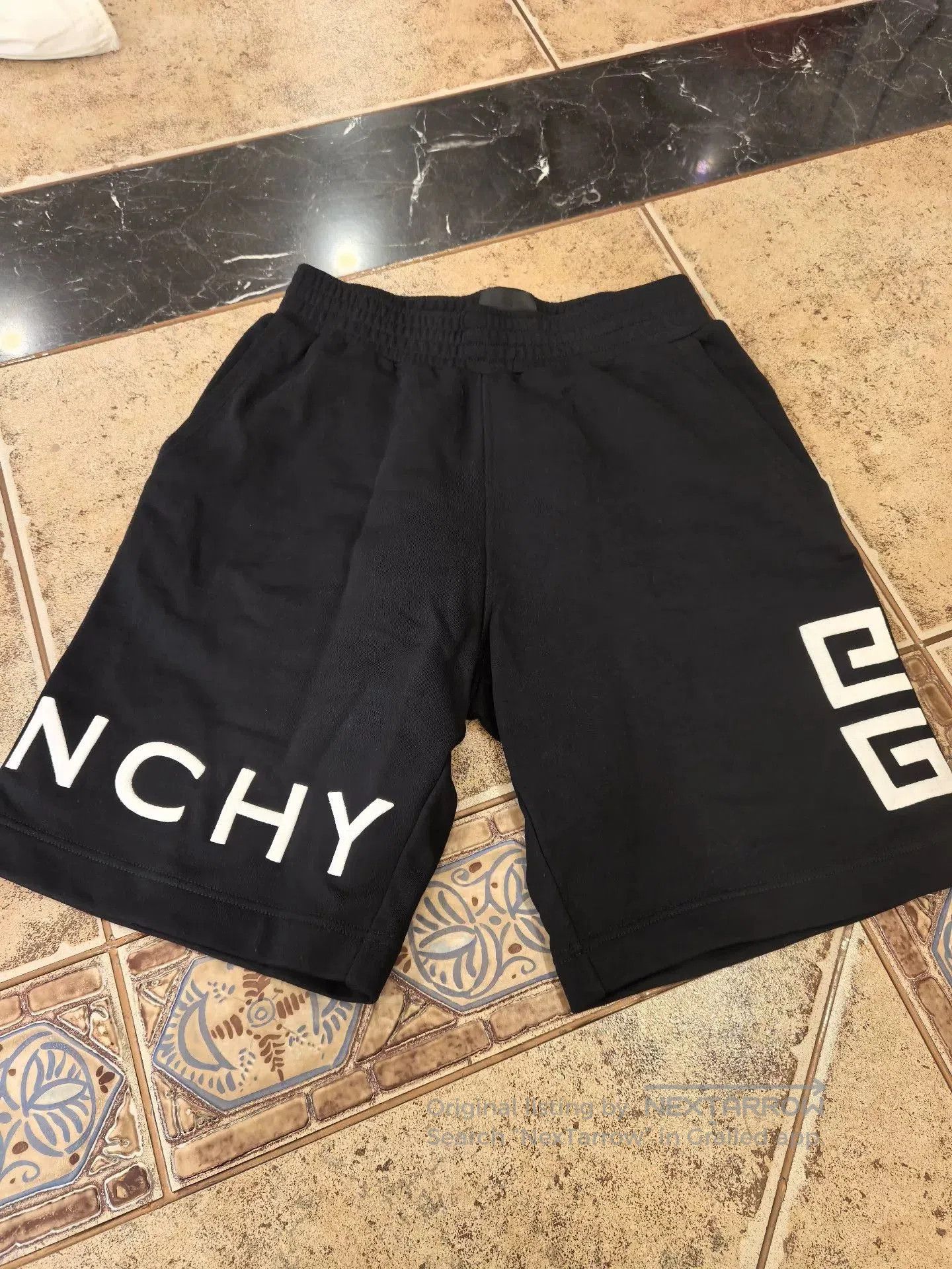 Givenchy Givenchy Black 4G Logo Bermuda Shorts. Size US 31 - 1 Thumbnail