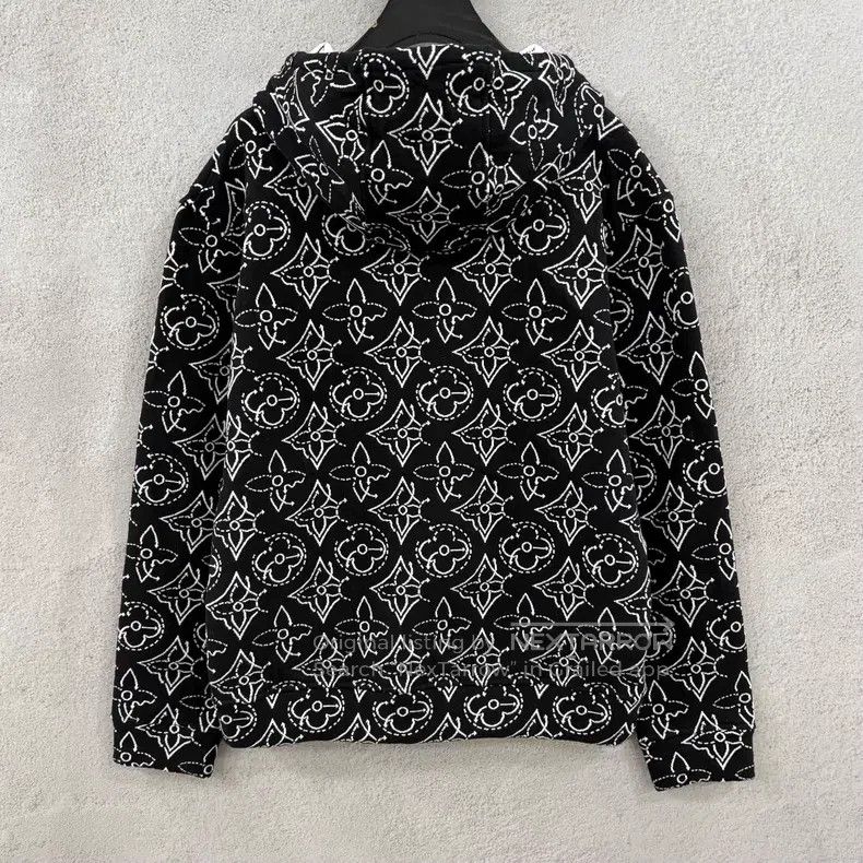 Louis Vuitton Louis Vuitton NBA Relies on Jacquard Full Print Quilted Cl Size US M / EU 48-50 / 2 - 2 Thumbnail