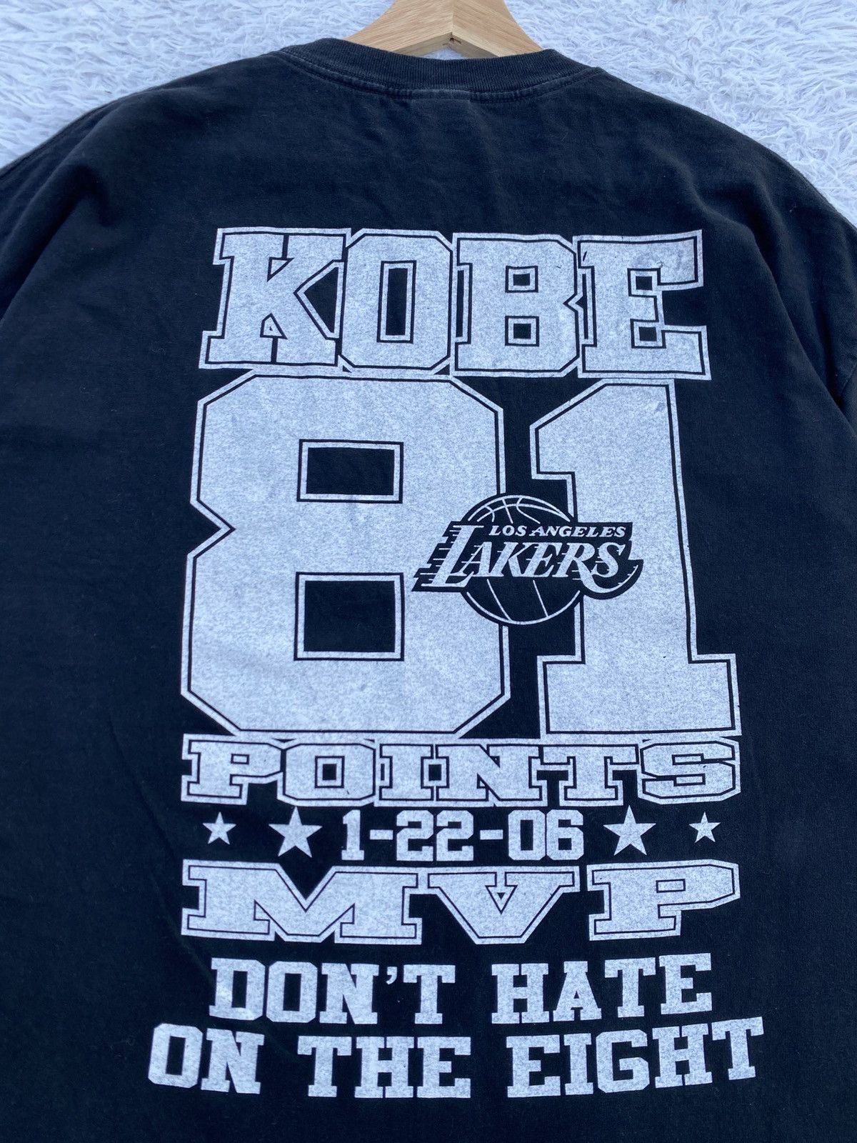NBA Rare Vintage Y2K NBA Kobe Bryant Tshirt Size US XL / EU 56 / 4 - 19 Thumbnail