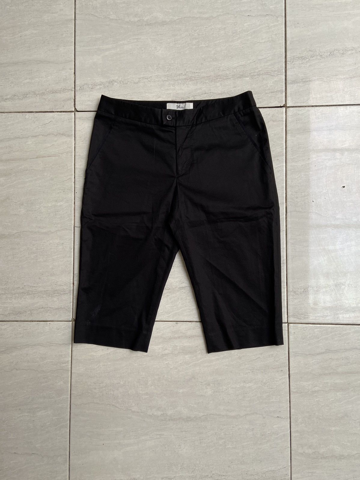 Issey Miyake 24 ISSEY MIYAKE Black Shorts Size US 27 - 7 Thumbnail