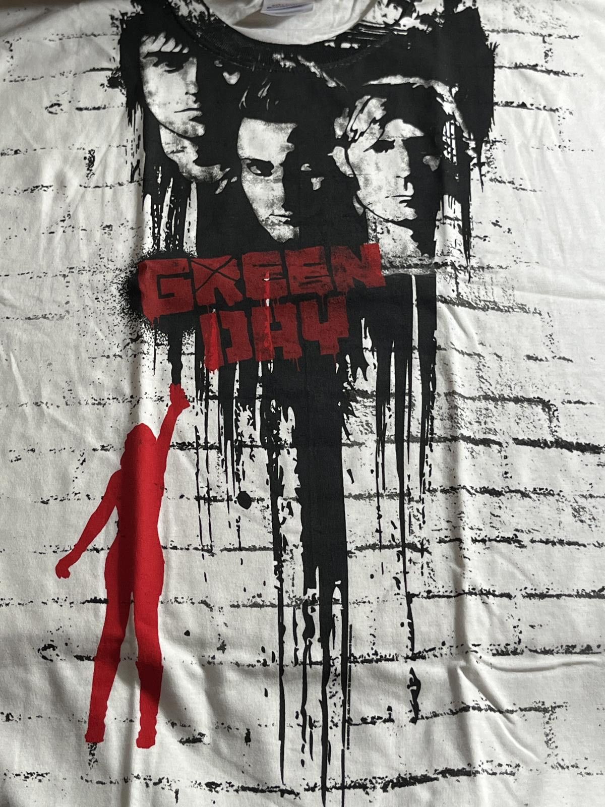 Designer T-shirt Green Day Graffiti Red Tag American Idiot XL Size US XL / EU 56 / 4 - 3 Thumbnail