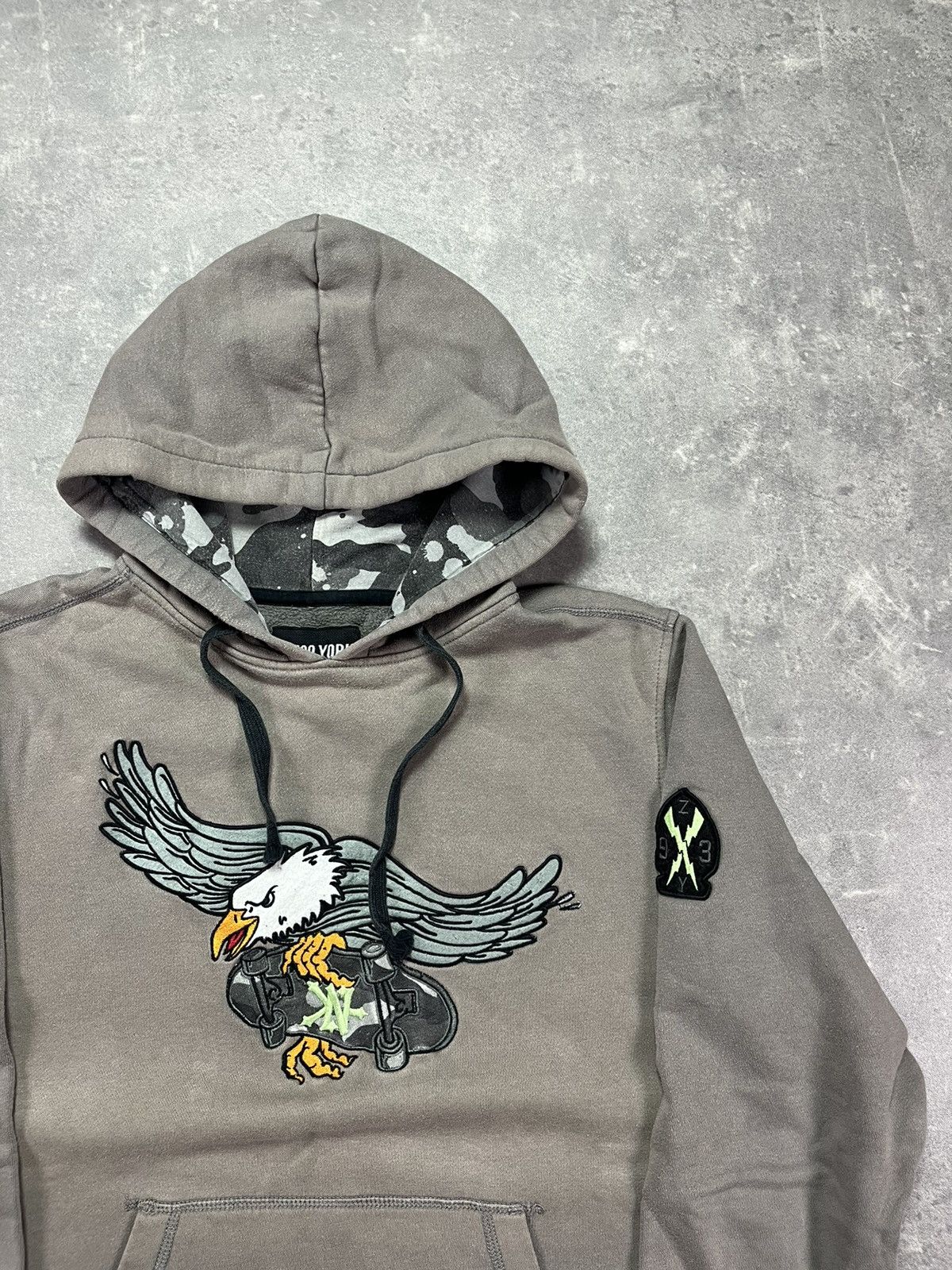 Zoo York 00s Zoo York Skating Eagle Faded Embroidered Hoodie L Y2K Size US L / EU 52-54 / 3 - 4 Thumbnail