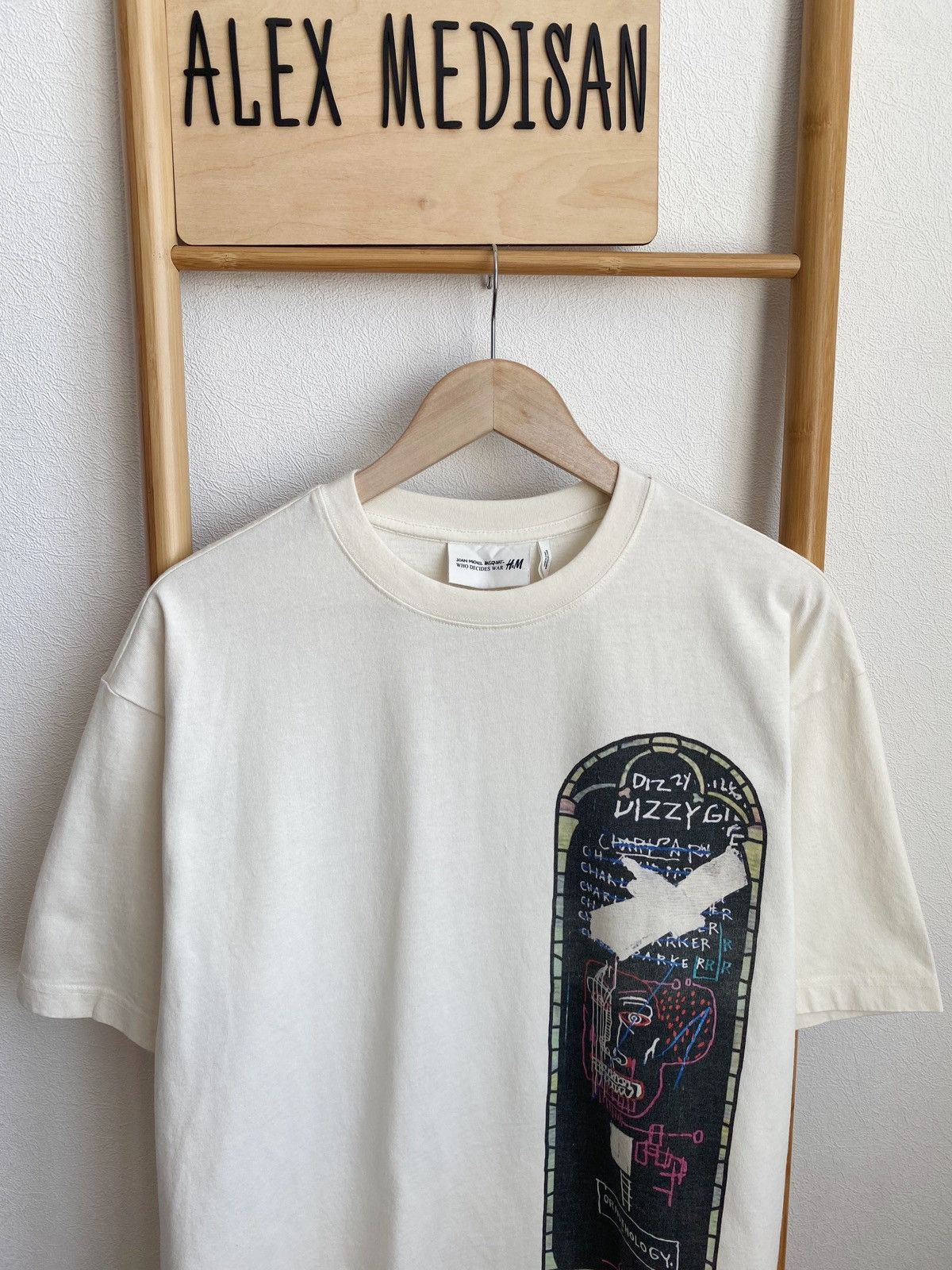 H&M × Jean-Michel Basquiat × Who Decides War WHO DECIDES WAR x BASQUIAT x H&M RELAXED FIT COTTON T-SHIRT Size US M / EU 48-50 / 2 - 5 Thumbnail