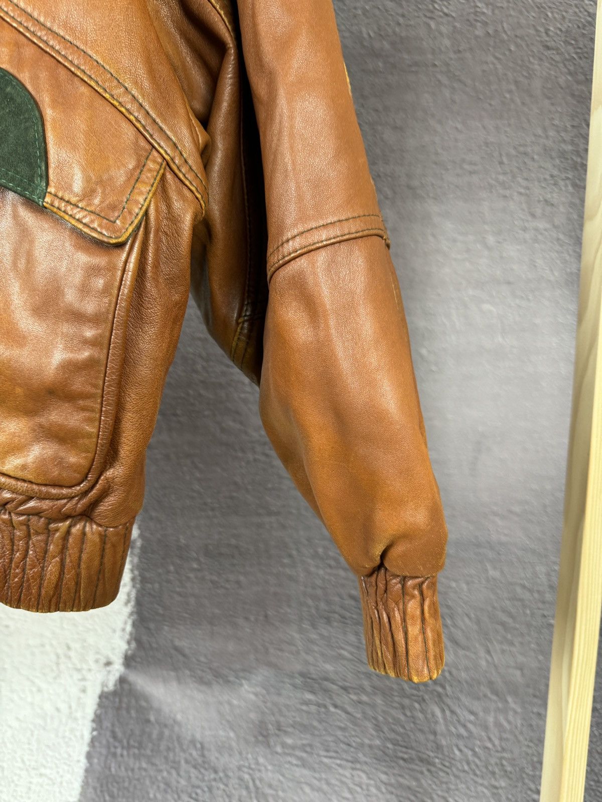 Vintage Dikarpa Italy vintage brown leather bomber jacket Size US XL / EU 56 / 4 - 8 Thumbnail