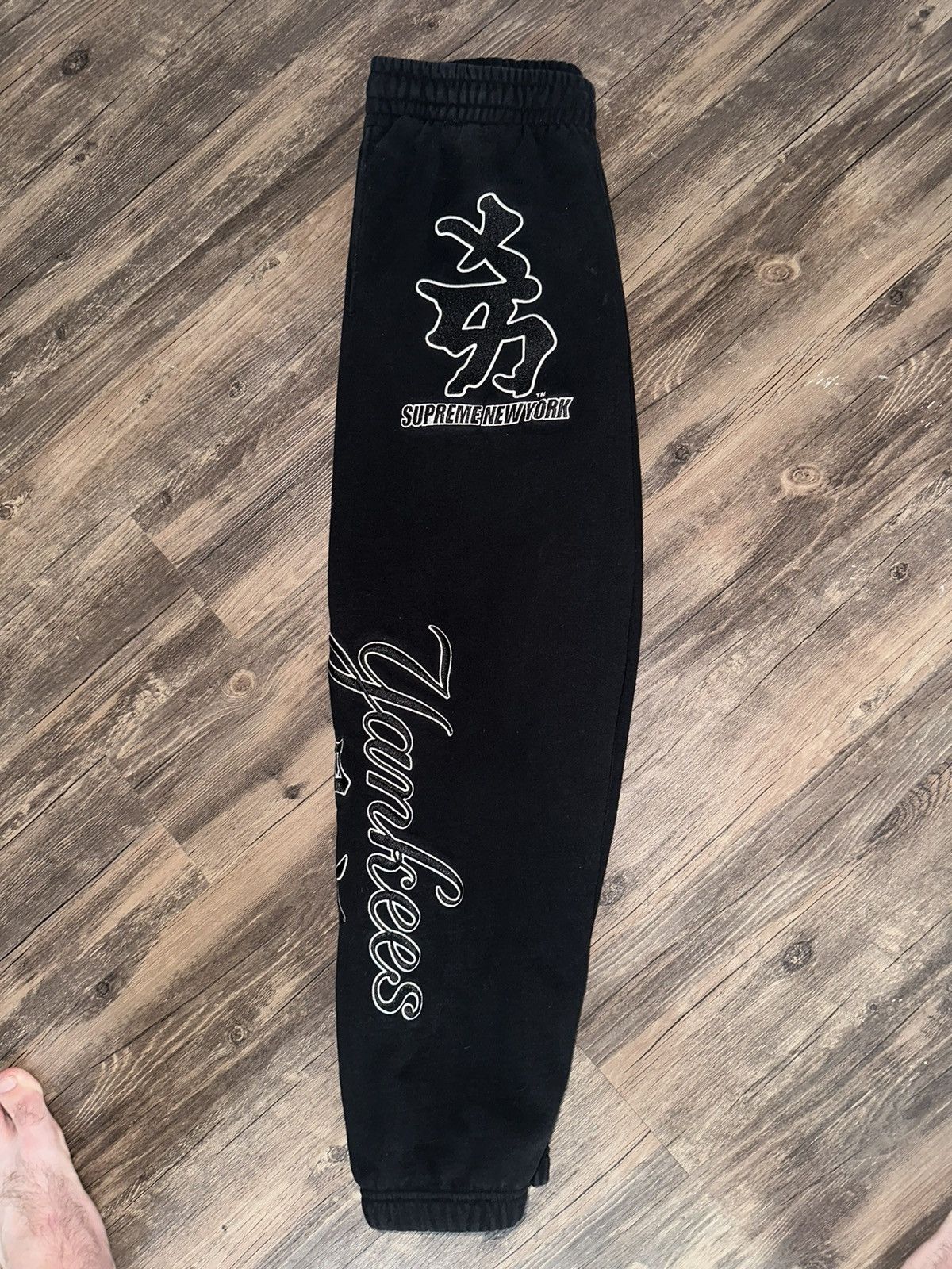 Supreme Supreme New York Yankees Kanji Sweatpant Black (S) | Grailed