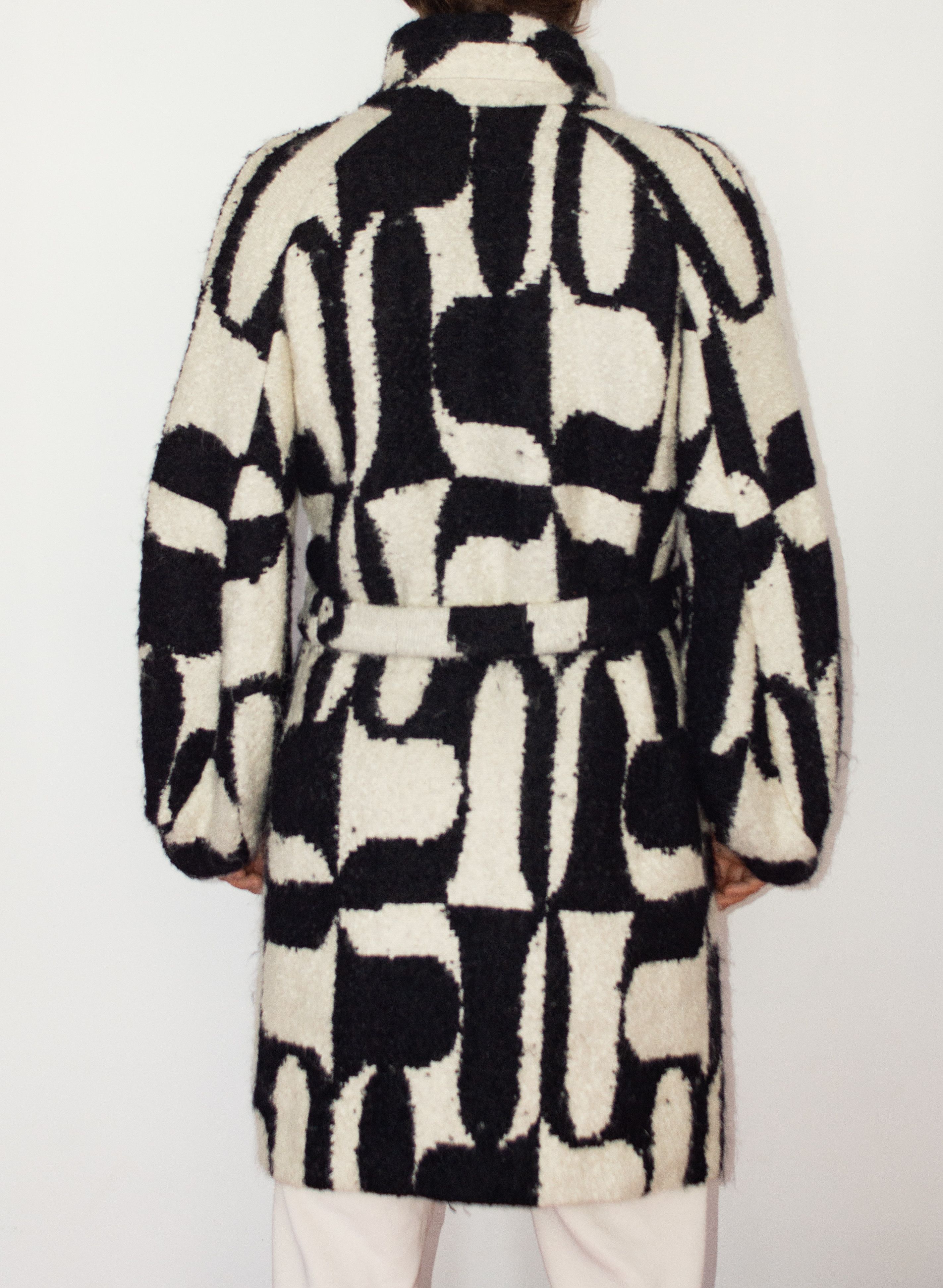 Dries Van Noten Dries Van Noten Archive Fall Winter 2011 Runway Coat Size XL / US 12-14 / IT 48-50 - 3 Thumbnail