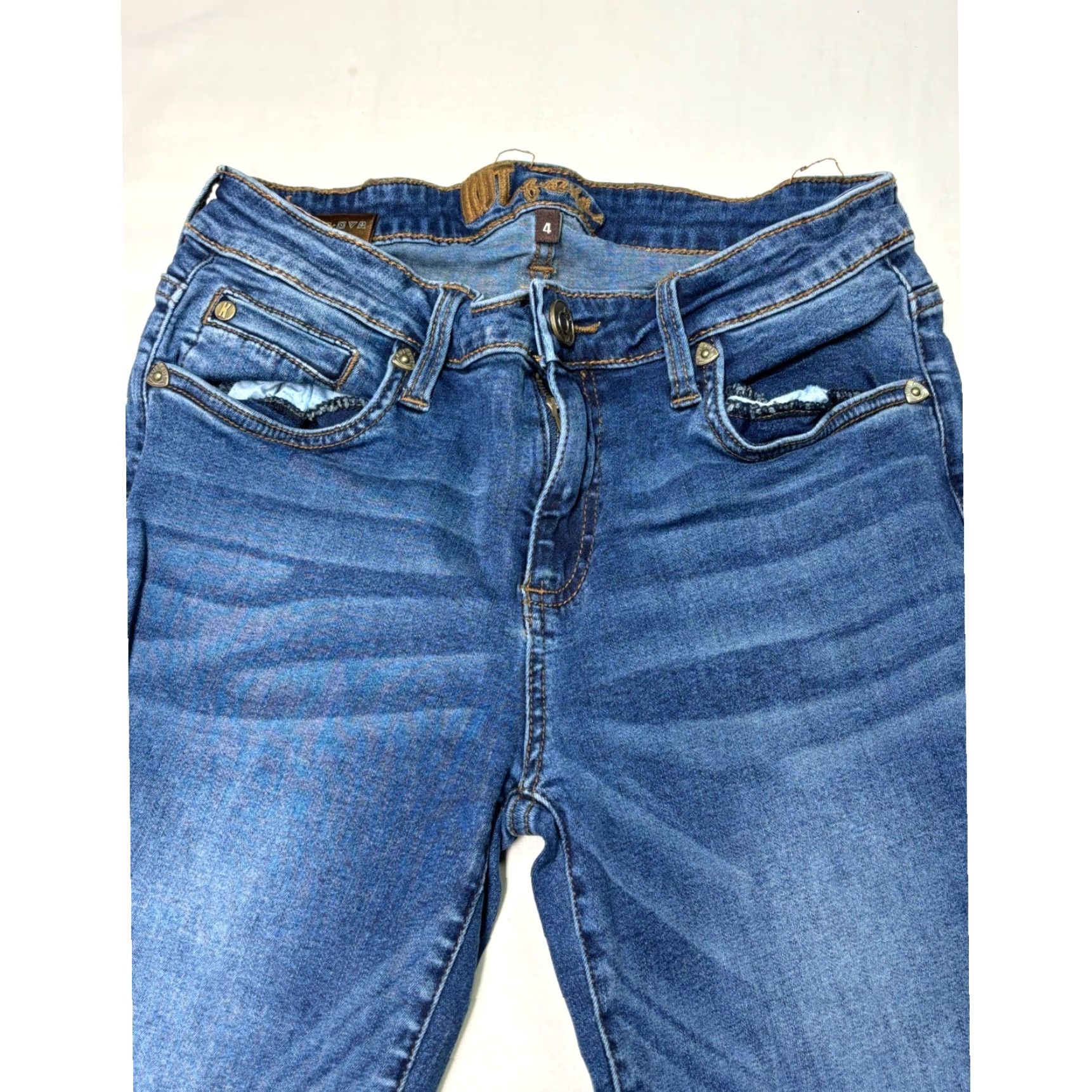 Vintage KUT From The Kloth Jeans Skinny Womens 26x29 Blue Medium Wash Stretch Denim Zip Button Pockets Distressed Size 26" / US 2 / IT 38 - 2 Thumbnail