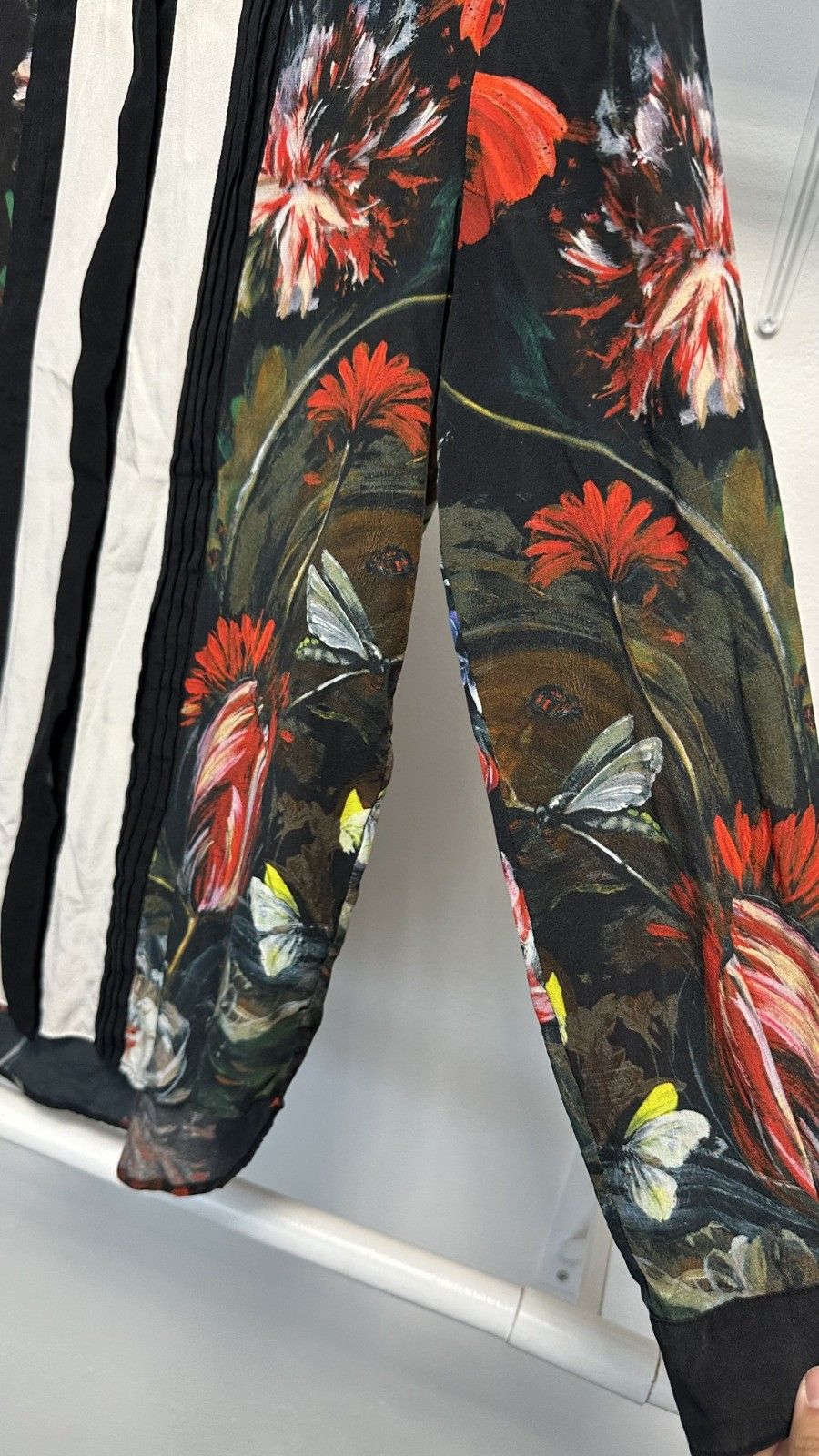 Roberto Cavalli Roberto Cavalli Painted Silk Floral Print Pleat Panel Shirt Size S / US 4 / IT 40 - 7 Thumbnail
