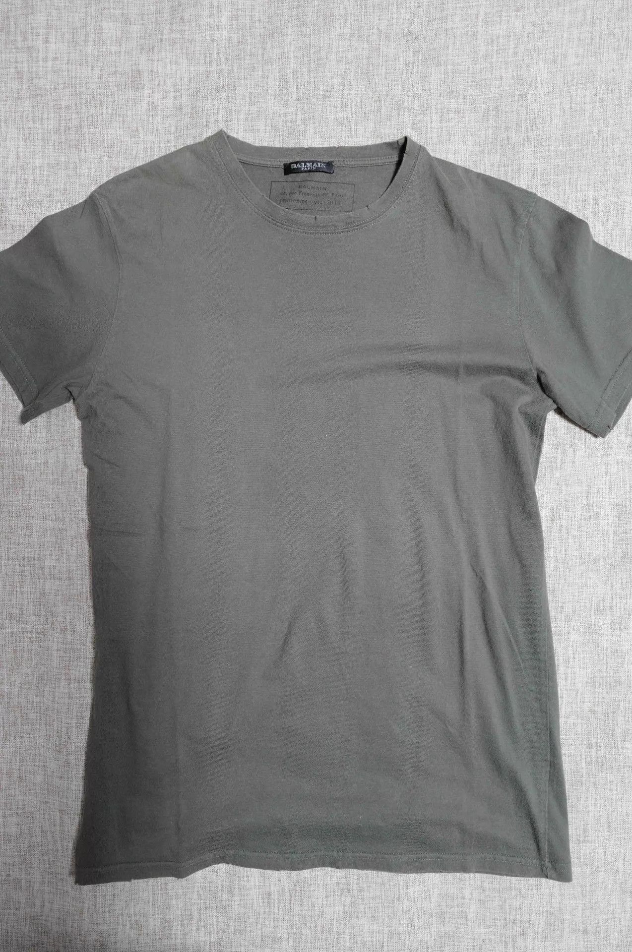 Balmain Balmain by CD 10AW/10SS Distressed Solid Archive 3 T-Shirts Size US M / EU 48-50 / 2 - 5 Thumbnail