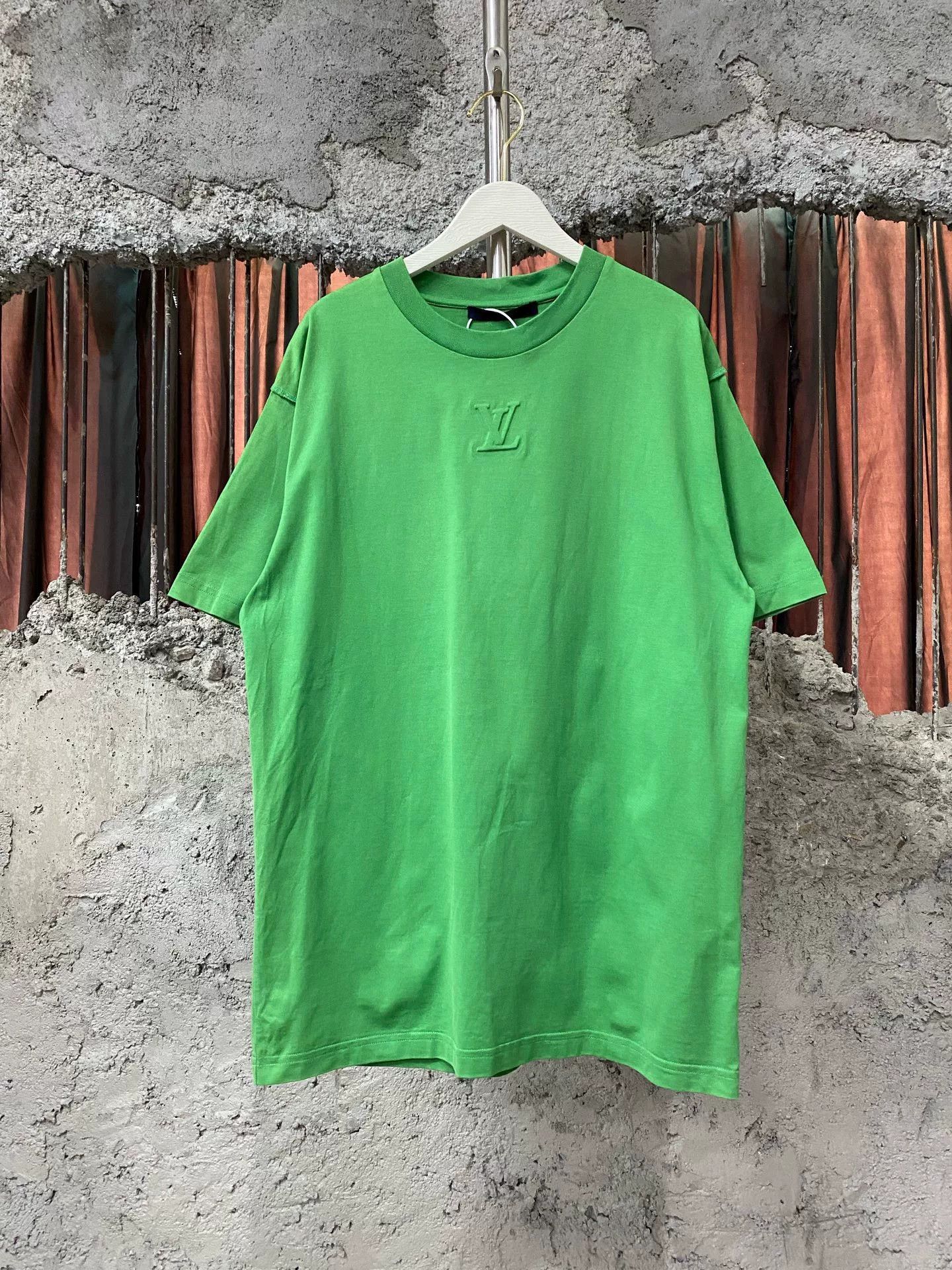 Louis Vuitton louis vuitton green embossed short sleeve tee Size US L / EU 52-54 / 3 - 1 Preview