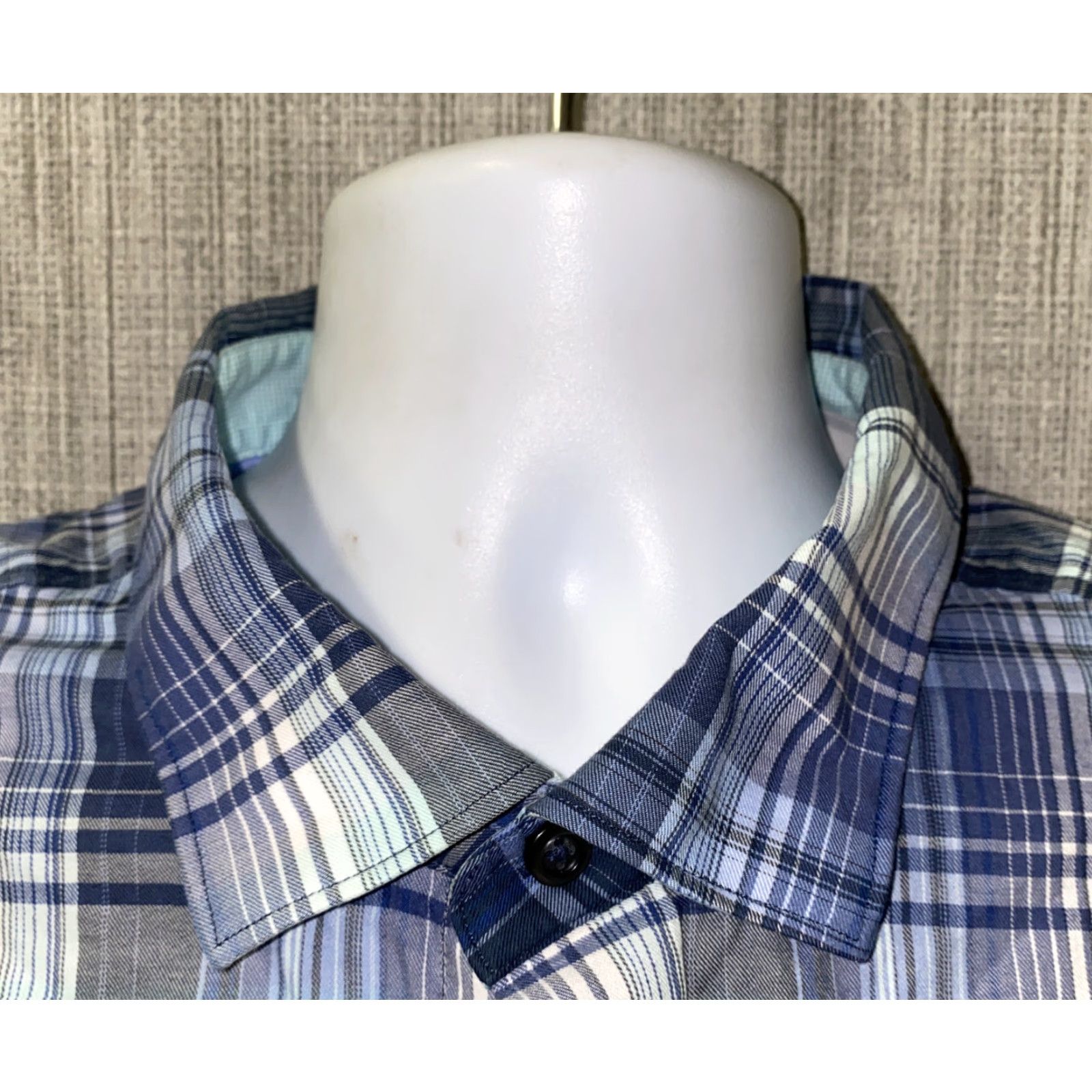 Tommy Bahama Tommy Bahama Shirt Mens XL Button-Up Blue Plaid Long Sleeve Button Front Collared Regular Size US XL / EU 56 / 4 - 3 Thumbnail