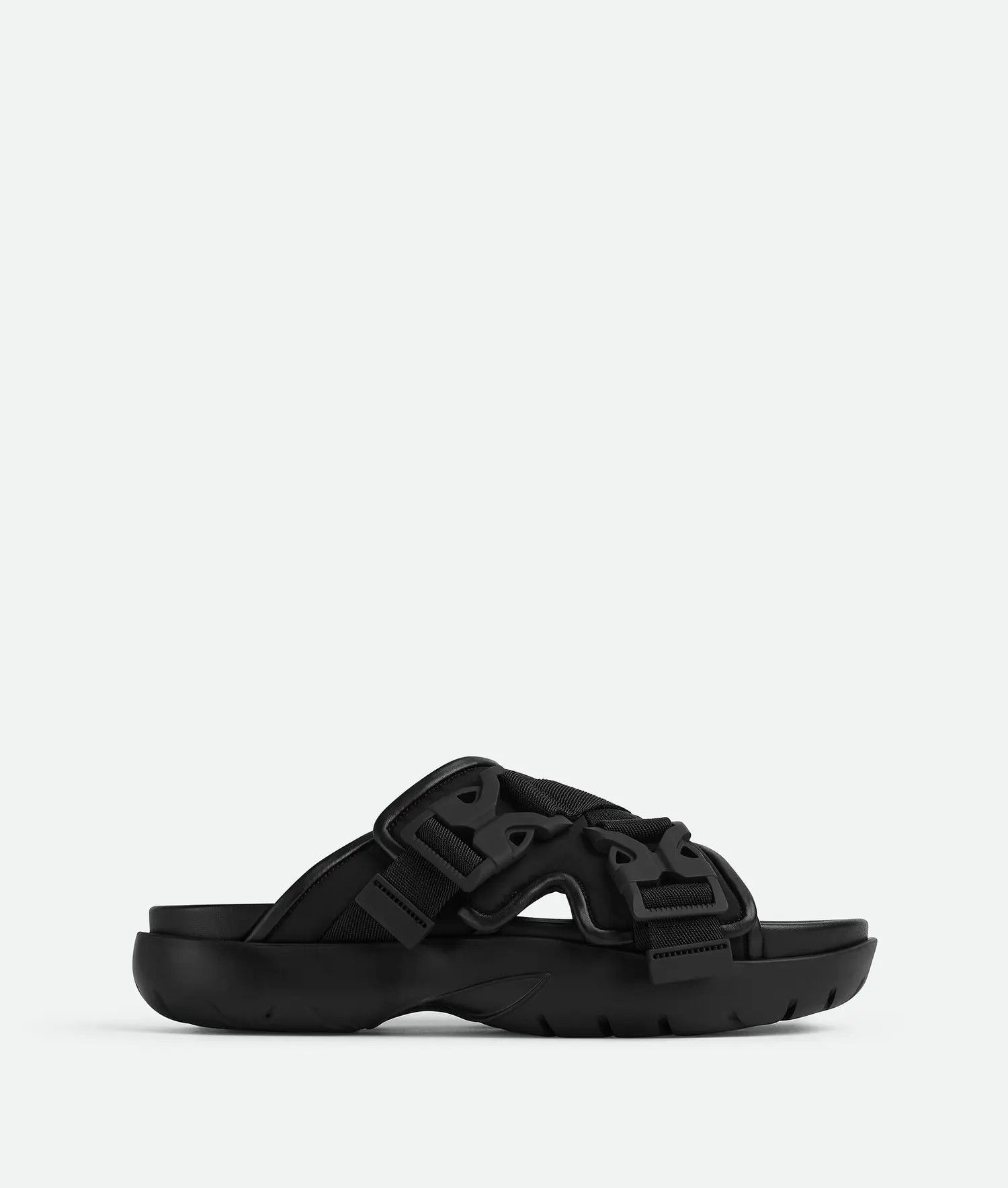 o1bcso1str0425 Snap Slide Sandals in Black