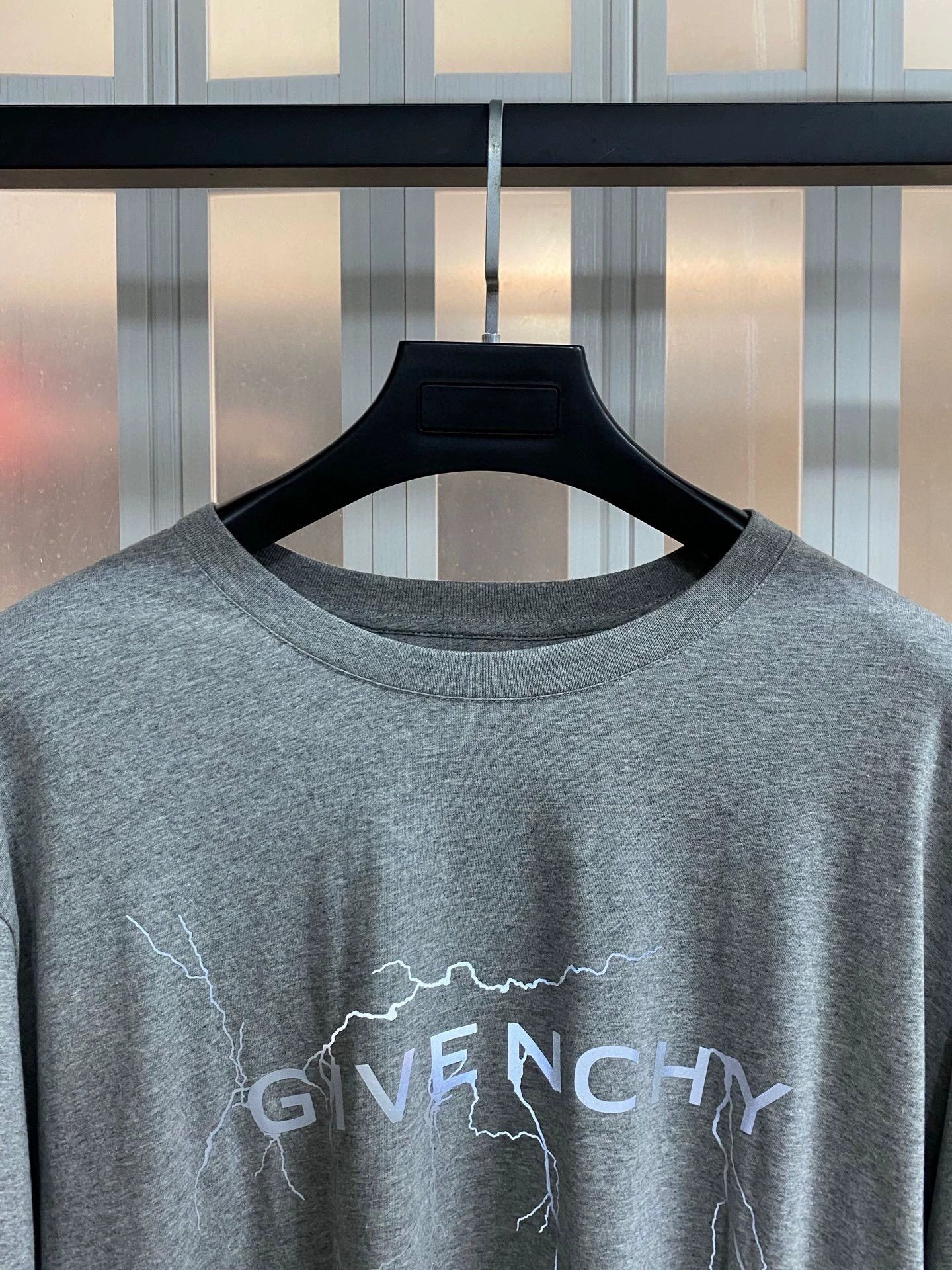 Givenchy Givenchy Reflective Logo Graphic Short Sleeve T-Shirt Size US S / EU 44-46 / 1 - 2 Thumbnail
