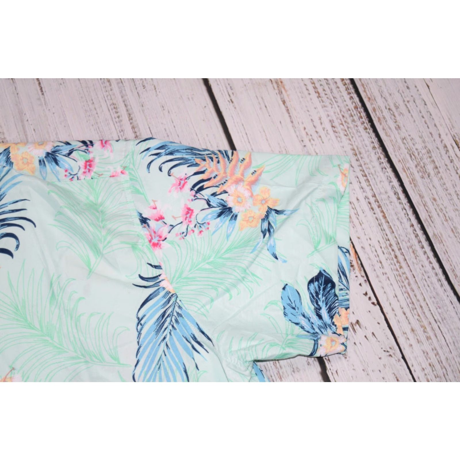 Vintage HAWAIIAN MENS SLIM FIT BUTTON-UP 2XL SEAFOAM GREEN FLORAL SHORT SLEEVE Size US XXL / EU 58 / 5 - 2 Thumbnail