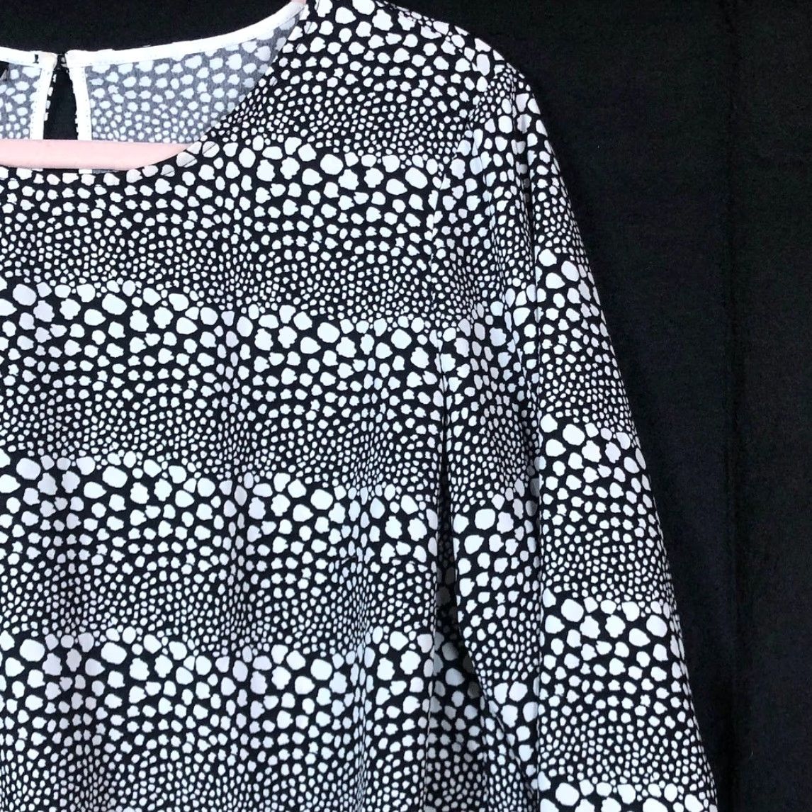 Talbots VINTAGE Talbots Blouse Animal Print Long Sleeve Side Tie M Women Black Cream Size M / US 6-8 / IT 42-44 - 5 Thumbnail