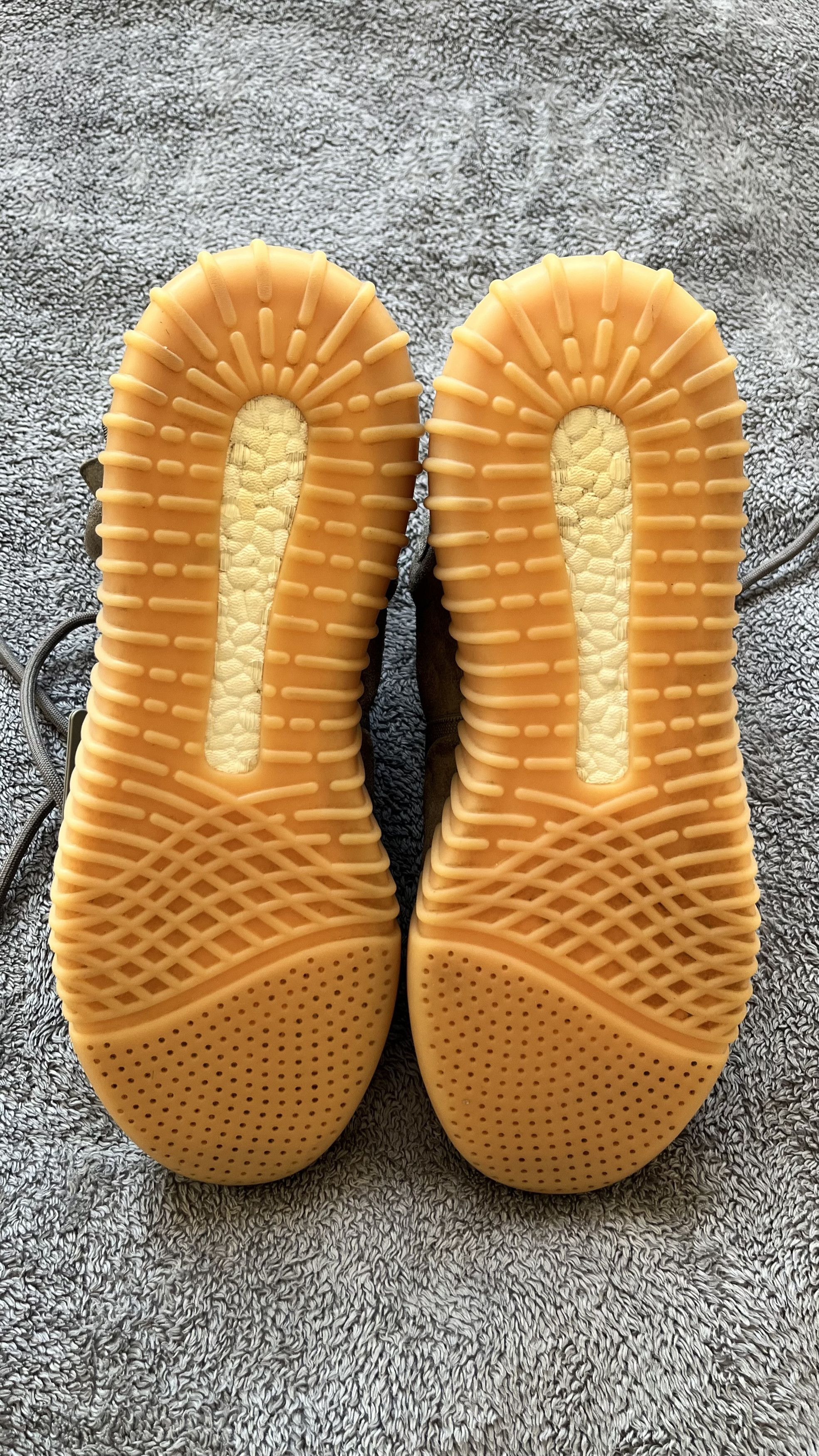 Yeezy Yeezy 750 Light Grey Gum Glow In The Dark Size US 9 / EU 42 - 8 Thumbnail