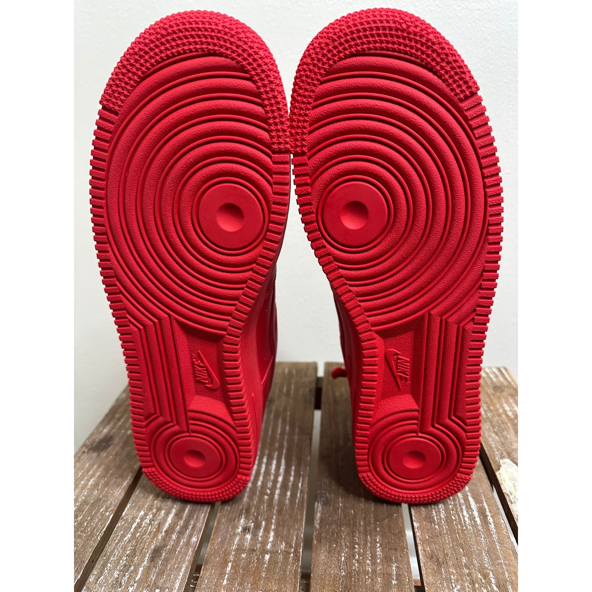Nike Nike Airforce 1 Low Triple Red Size US 10 / EU 43 - 3 Thumbnail