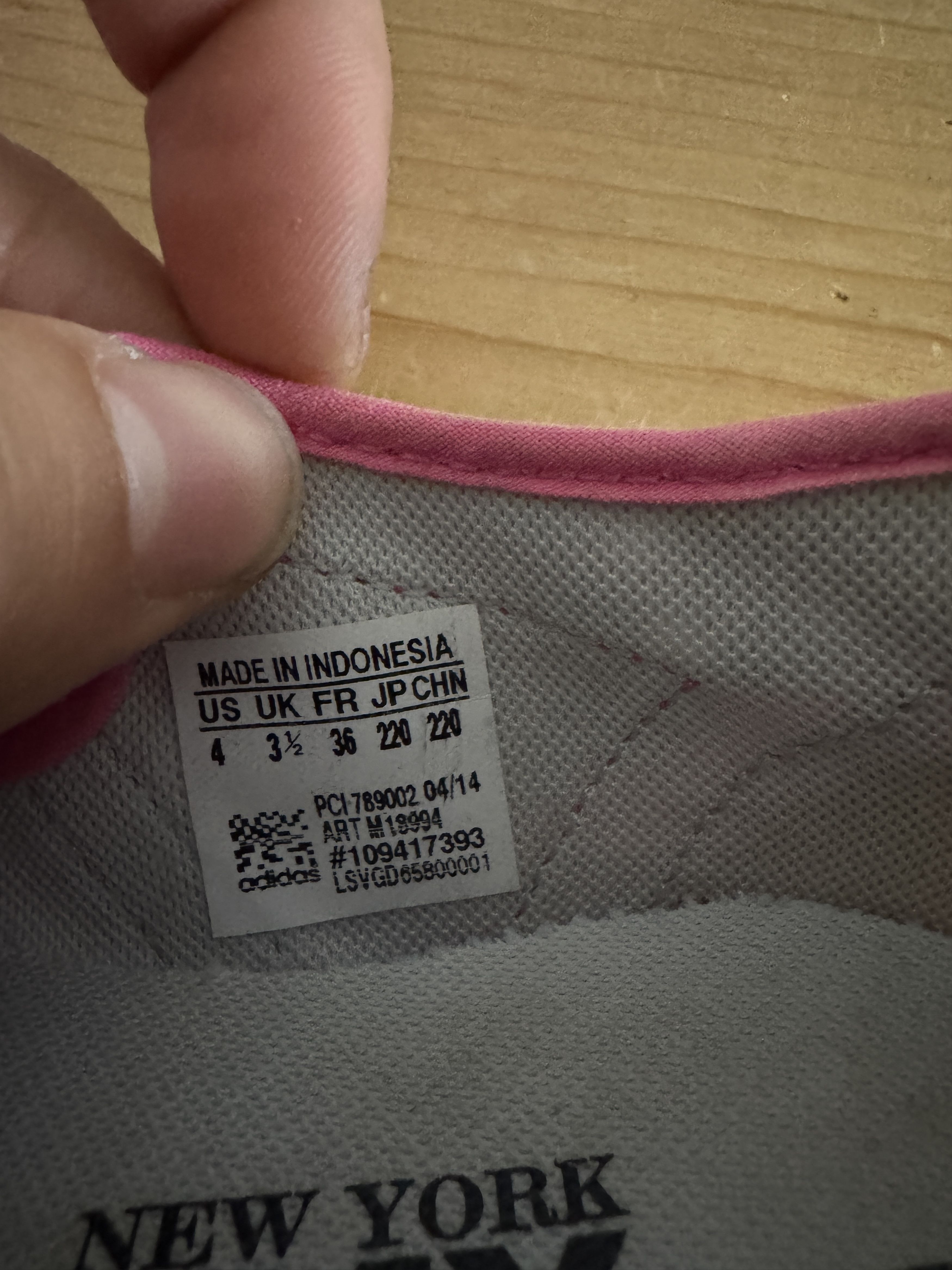 Adidas × Jeremy Scott P-Sole sneakers in pink patent Size US 4 / IT 34 - 14 Thumbnail