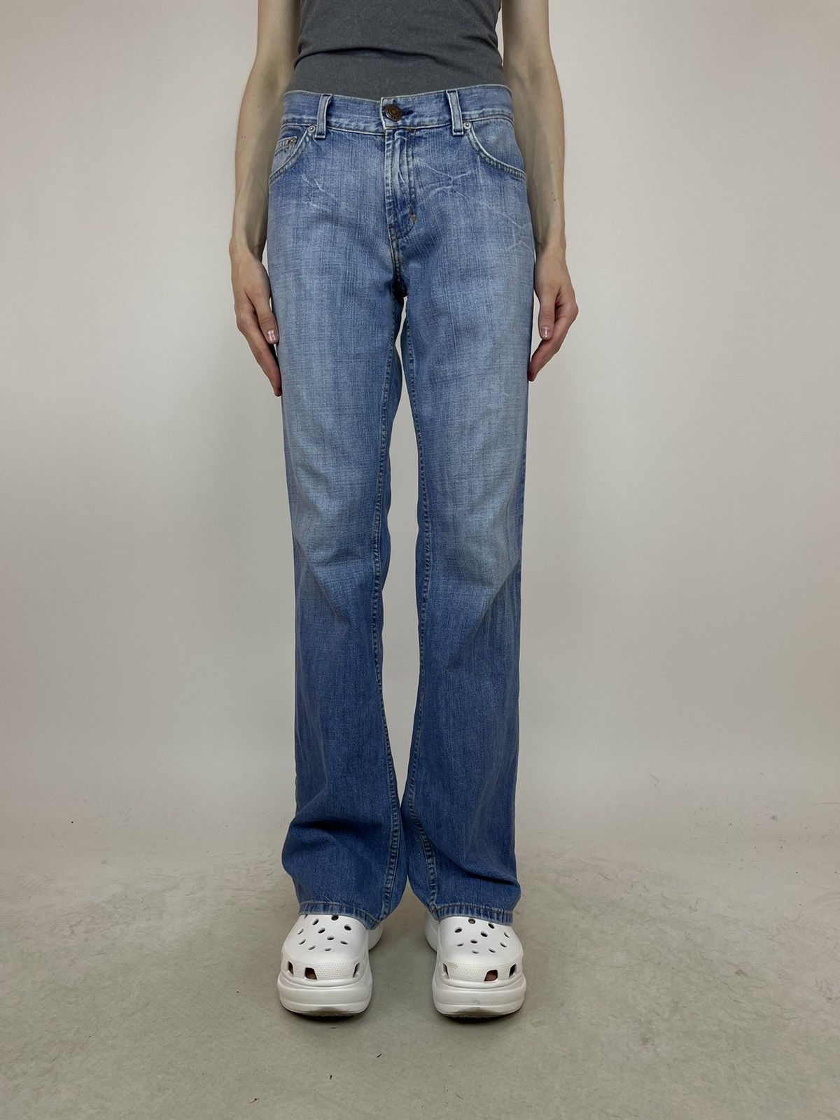 Armani Exchange Armani Axchange Flared Jeans Womens size 6 R Size 28" / US 6 / IT 42 - 2 Thumbnail