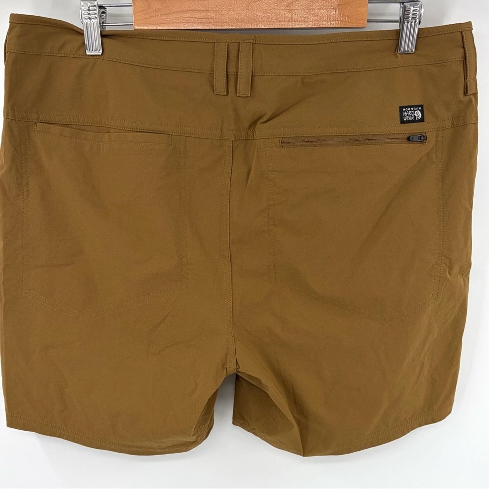 Mountain Hardwear Mountain Hardware men’s long basin trek 6” brown short sz 38 Size US 38 / EU 54 - 4 Thumbnail