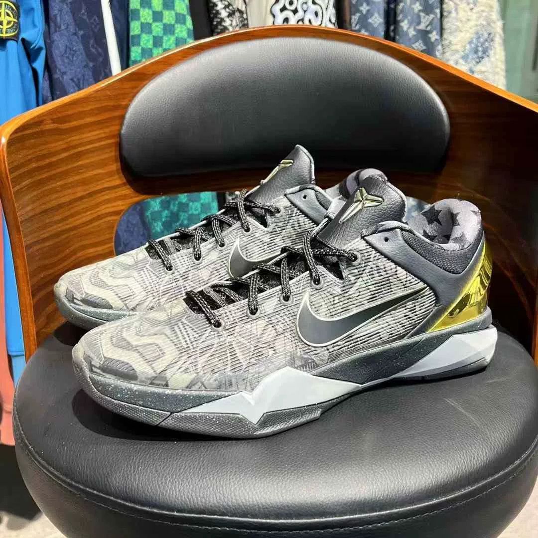 Nike Nike KOBE7 Lowtop Sneakers 45 Men Size US 11.5 / EU 44-45 - 1 Thumbnail