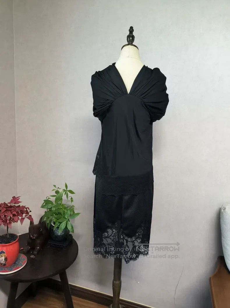 Givenchy Givenchy Black Skirt Size XS / US 0-2 / IT 36-38 - 2 Thumbnail