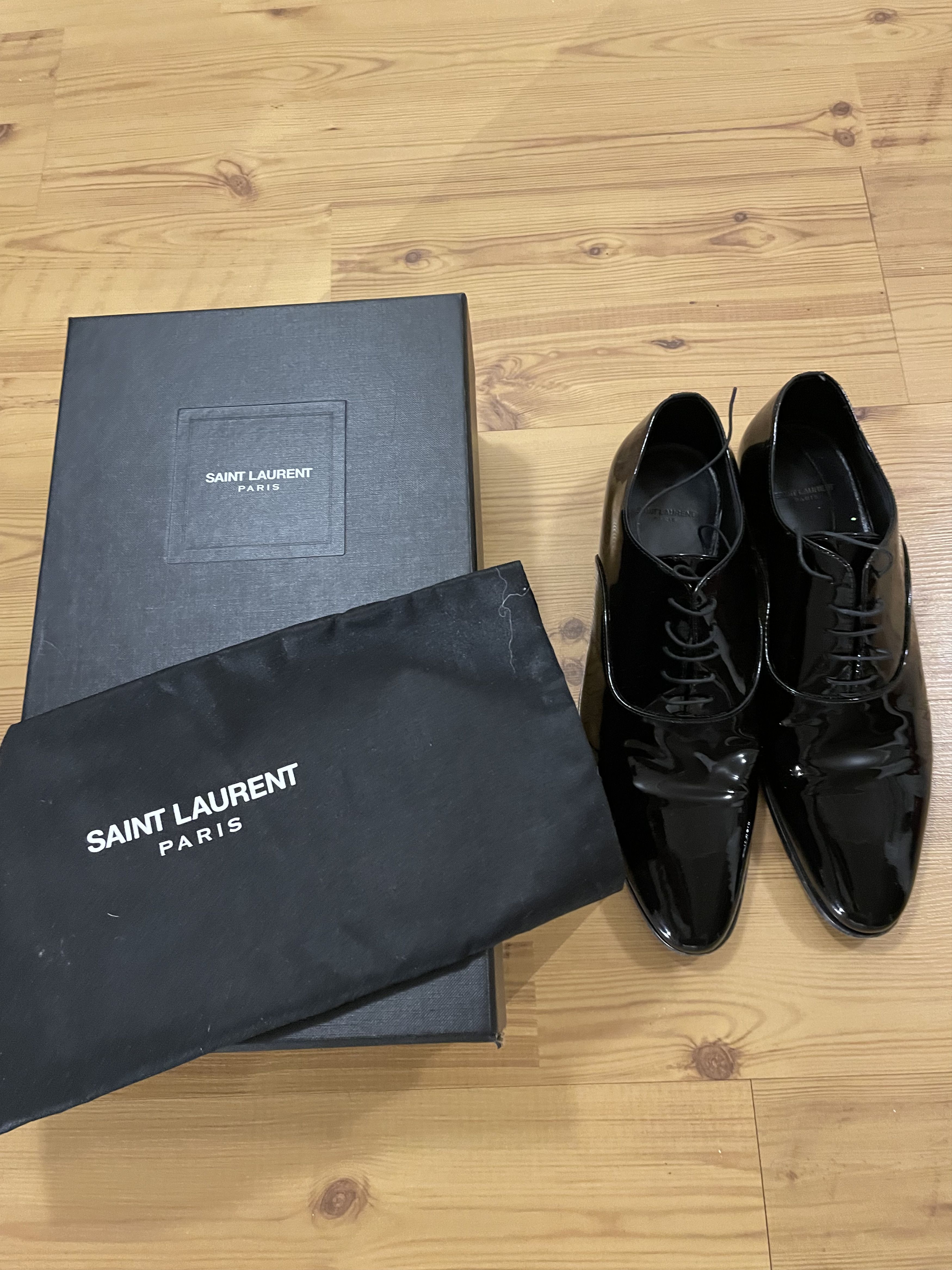 Saint Laurent Paris patent leather shoes