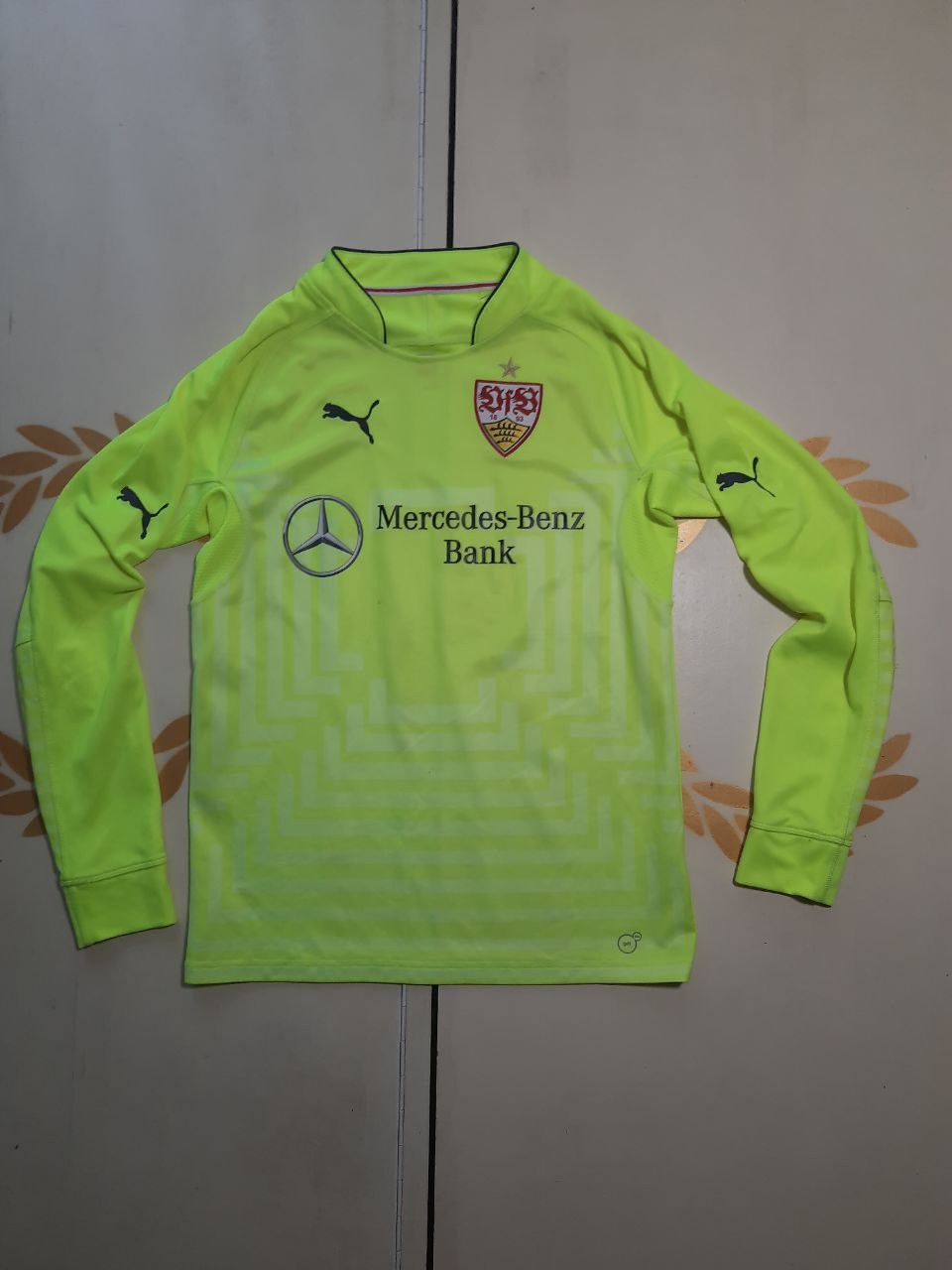 Puma Puma VfB Stuttgart Goalkeeper Jersey.2014-2015 Size US S / EU 44-46 / 1 - 1 Thumbnail