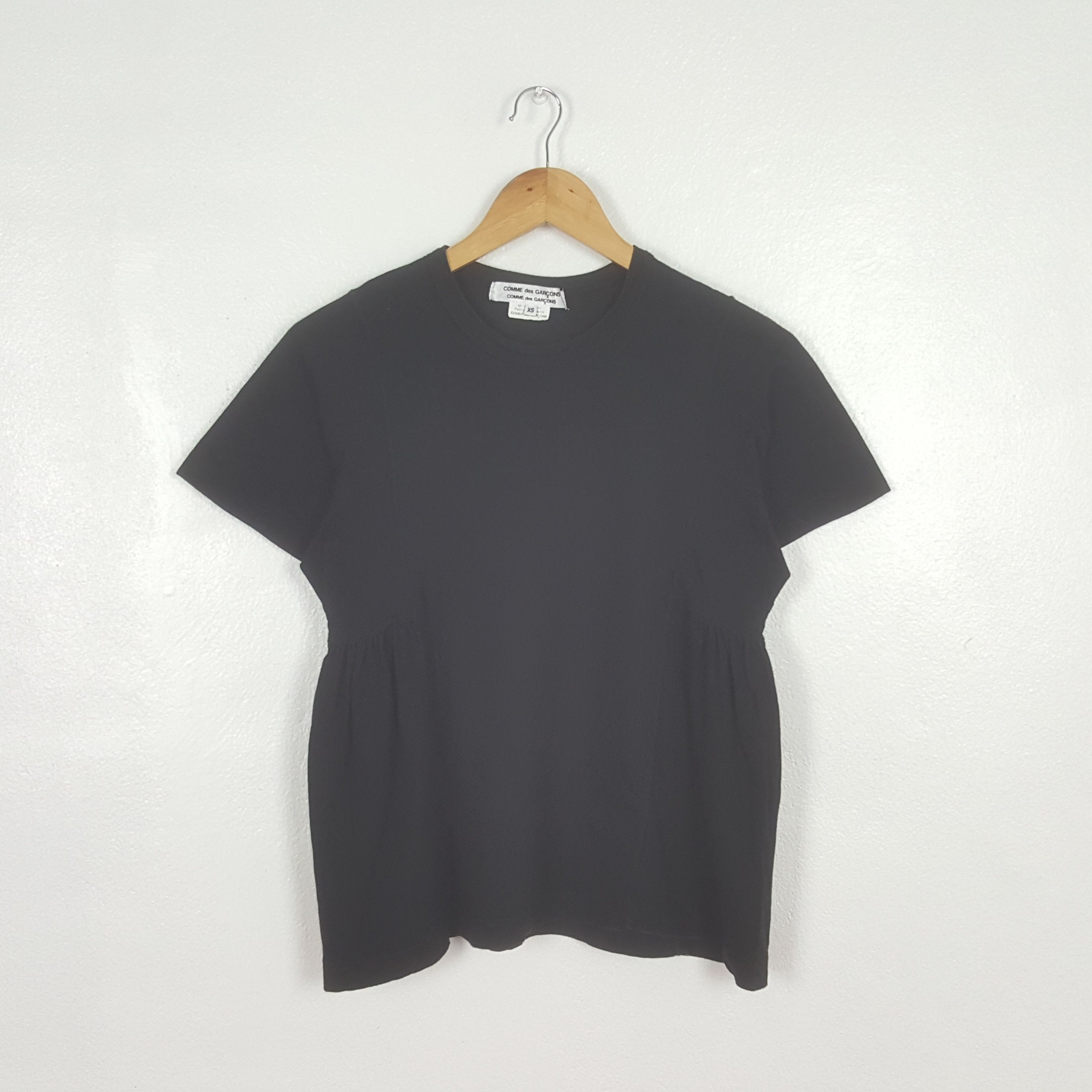 Comme des Garcons Vintage Comme des Garcons Japanese Designer Tshirt C319N37 Size XS / US 0-2 / IT 36-38 - 1 Thumbnail