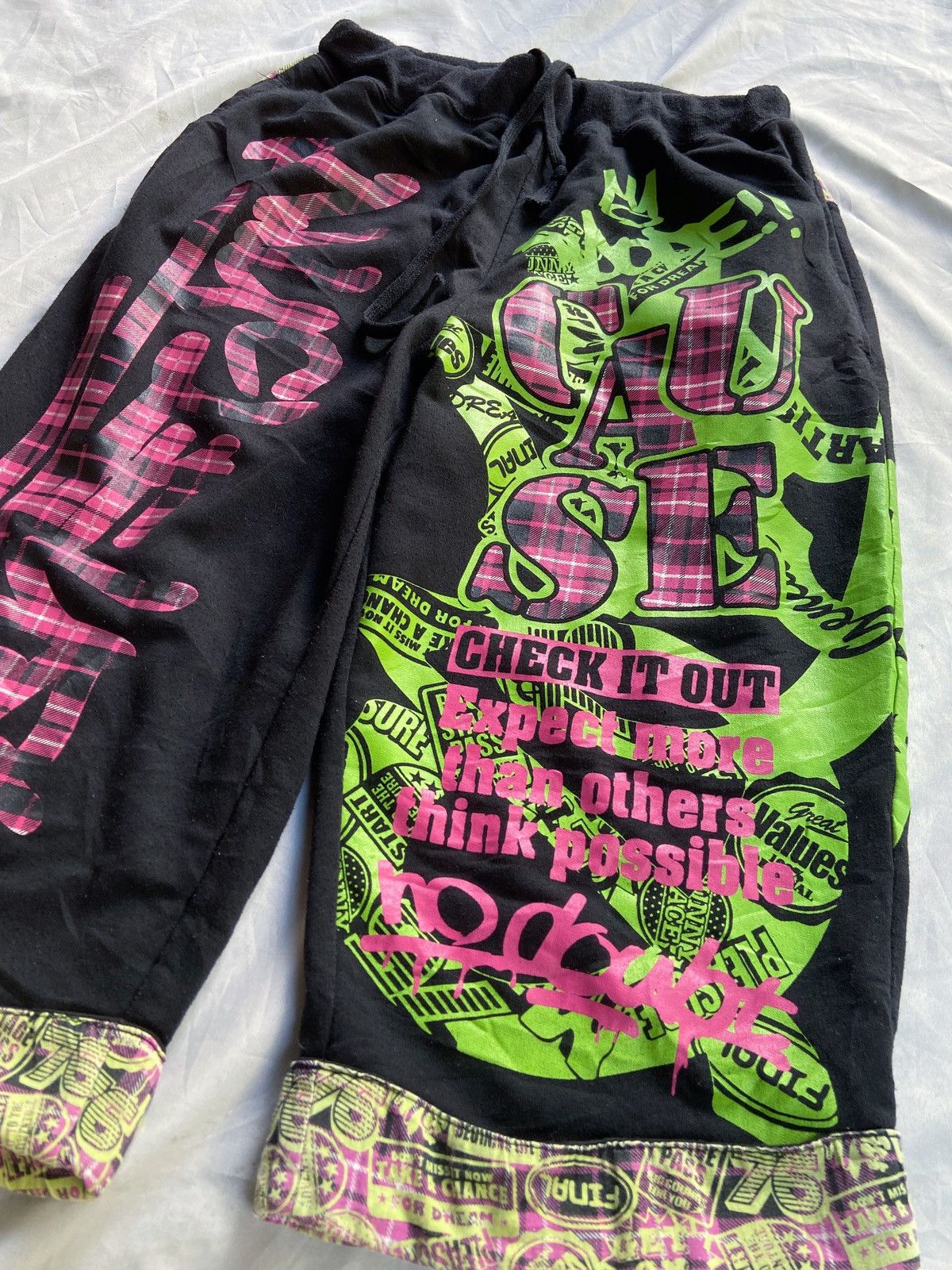 20471120 EXPECT MORE THAN OTHERS THINK POSSIBLE STENCIL 3/4 PANTS Size US 28 / EU 44 - 3 Thumbnail