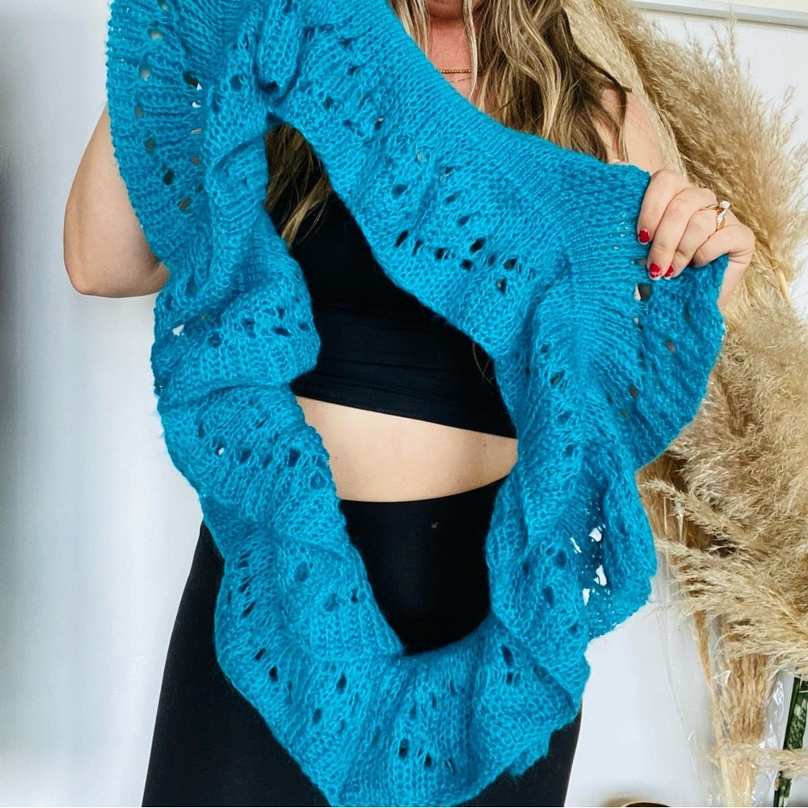 Nordstrom NEW NORDSTROM Blue Ruffle Chunky Knit Infinity Scarf Wrap Size ONE SIZE - 3 Thumbnail
