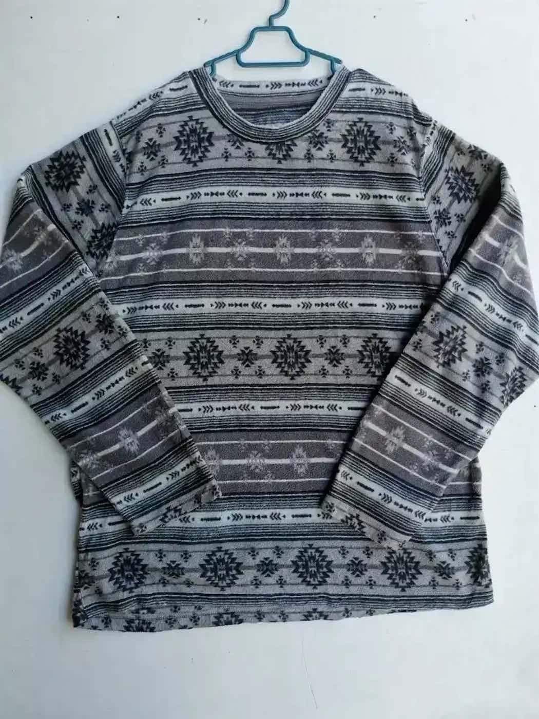 Vintage Vintage GU Stripe Design Sweatshirt Size US L / EU 52-54 / 3 - 1 Thumbnail