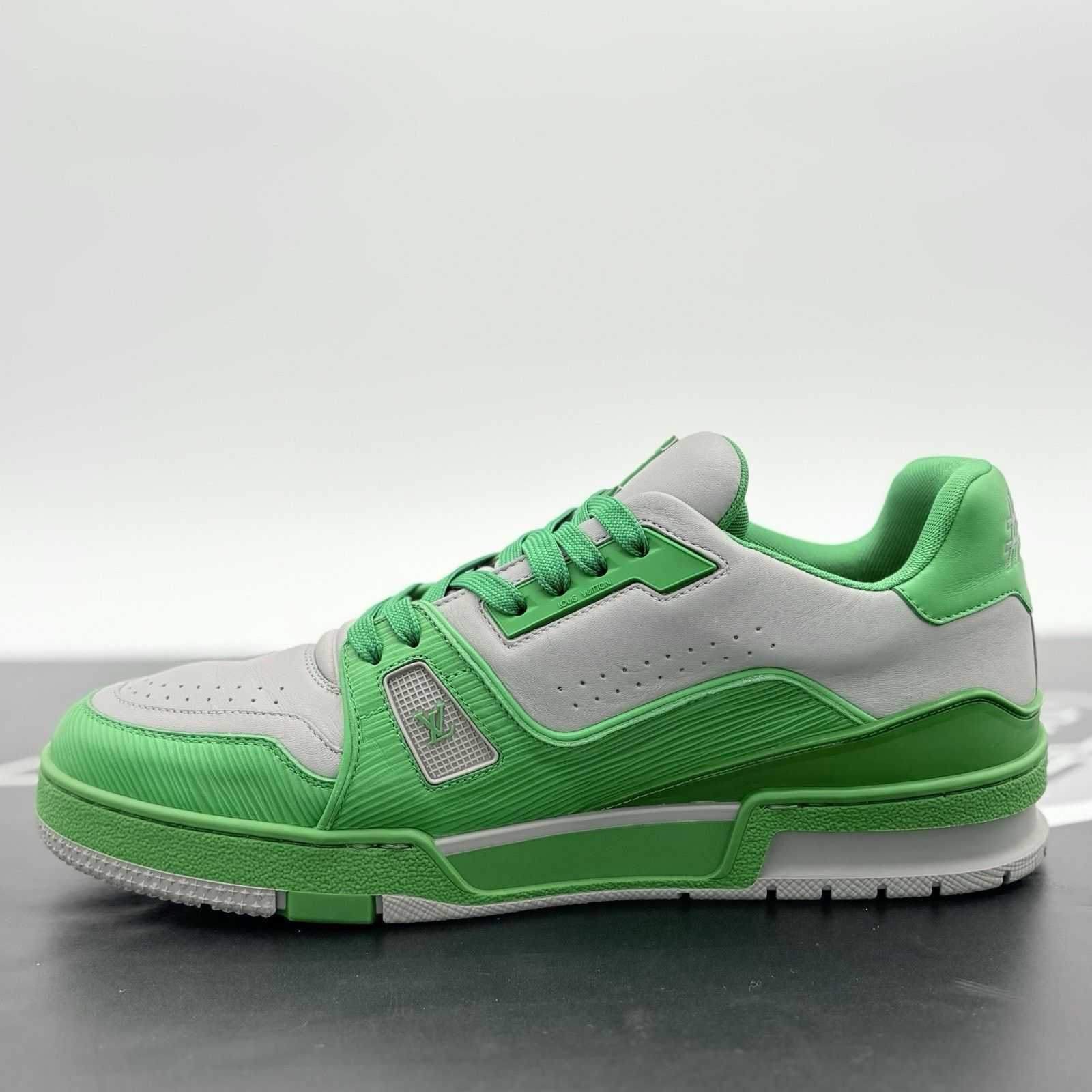 Louis Vuitton (9.5-10 US) Louis Vuitton LV Trainer ' Green Grey ' | CLEAN! Size US 10 / EU 43 - 4 Thumbnail