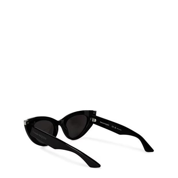 Alexander McQueen o1g2r1mq0824 Size: OS / Punk Rivet Cat Eye Sunglasses Black Size ONE SIZE - 3 Thumbnail