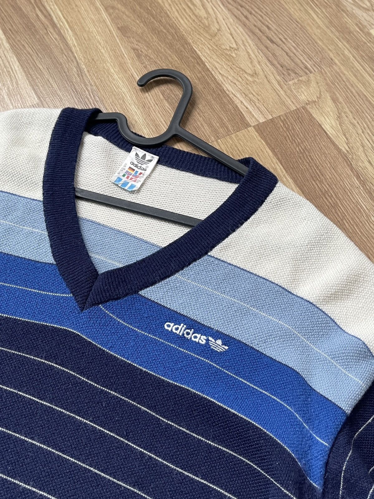 Adidas Vintage ADIDAS Men’s Sweater S/M 80's Blue Striped Size US M / EU 48-50 / 2 - 4 Thumbnail