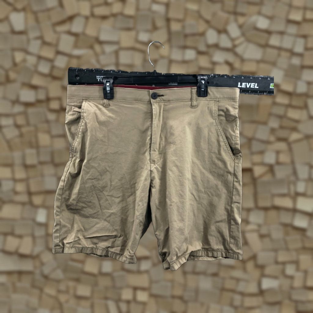 Wrangler Wrangler Chino Shorts Mens 38 Beige Mid Rise Size US 38 / EU 54 - 1 Thumbnail