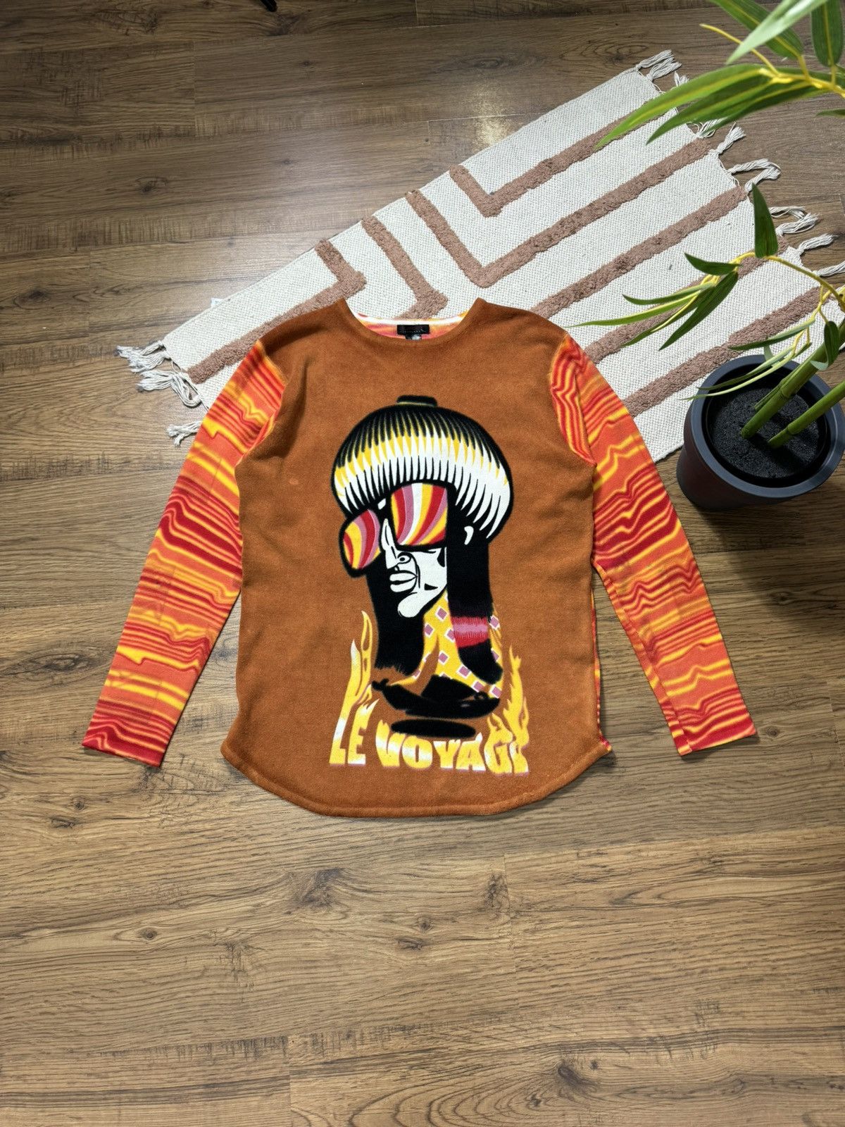 Custo Barcelona CUSTO BARCELONA LE VIYAGE FACE PRINTED LONG SWEATER Size M / US 6-8 / IT 42-44 - 1 Thumbnail