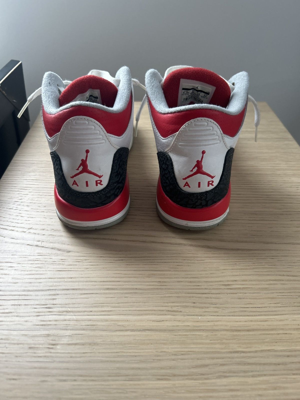 Jordan Brand Jordan 3 2013 “Fire red “ size 5.5 , Size US 5.5 / EU 38 - 4 Thumbnail
