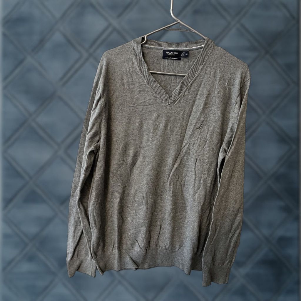 Nautica Nautica Shirt Men's XL Long Sleeve V-Neck Gray Solid Luxury Performance Embroidered Logo Pullover Knit Classic All Seasons Size US XL / EU 56 / 4 - 1 Thumbnail