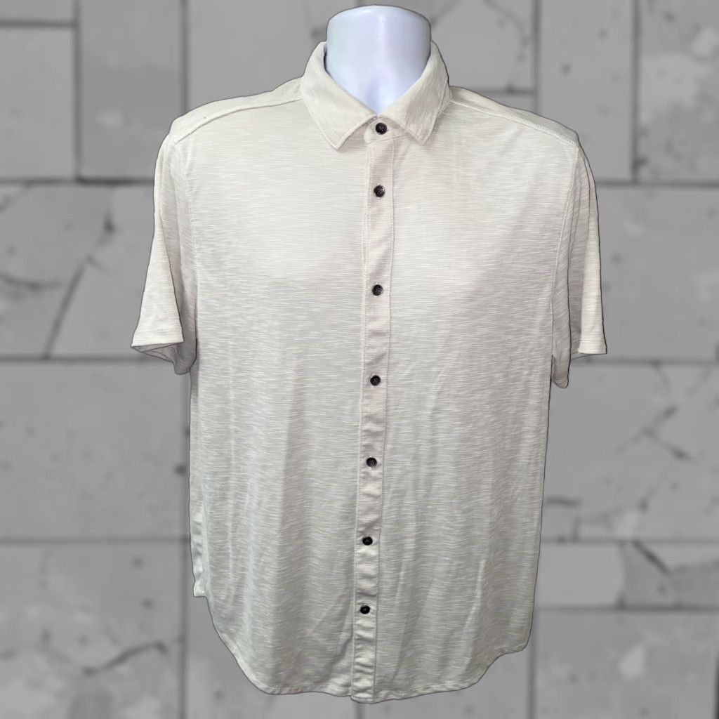 Tommy Bahama Tommy Bahama Shirt Mens Beige Short Sleeve Button Front Size M Button-Up Collared Beige Solid Regular Size US M / EU 48-50 / 2 - 1 Thumbnail