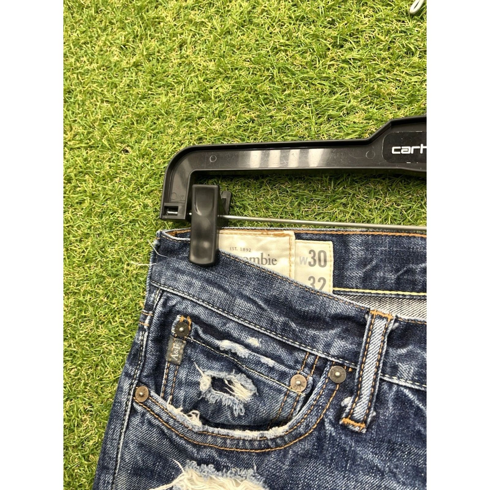 Abercrombie & Fitch Abercrombie & Fitch Jeans Mens 30x32 Skinny Distressed Low Rise Denim Blue 5-Pocket Logo Style Men Jeans Size US 30 / EU 46 - 2 Thumbnail