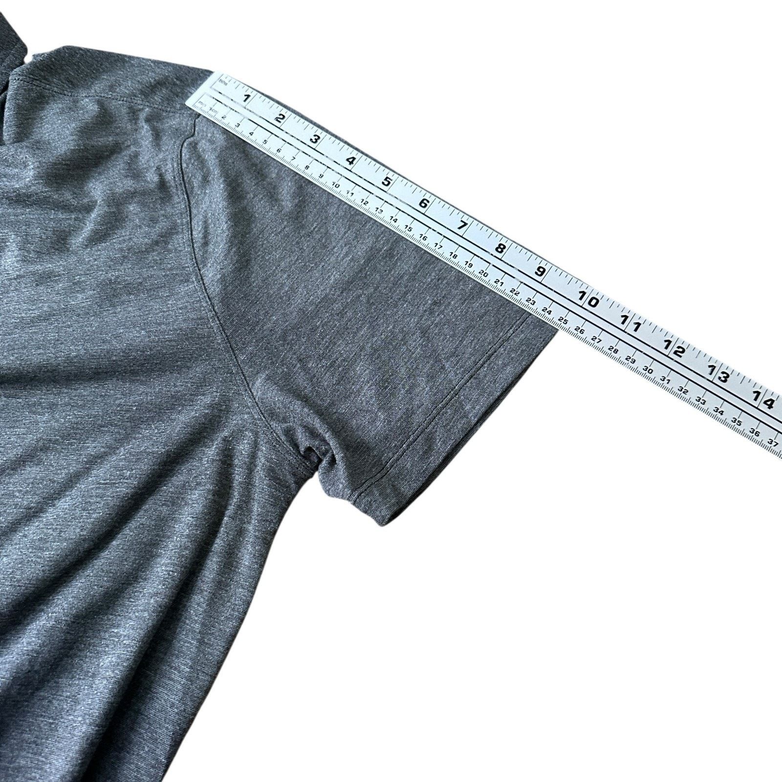 Lululemon Lululemon Polo Shirt Men L Gray Short Sleeve Golf Pullover Size US L / EU 52-54 / 3 - 7 Thumbnail