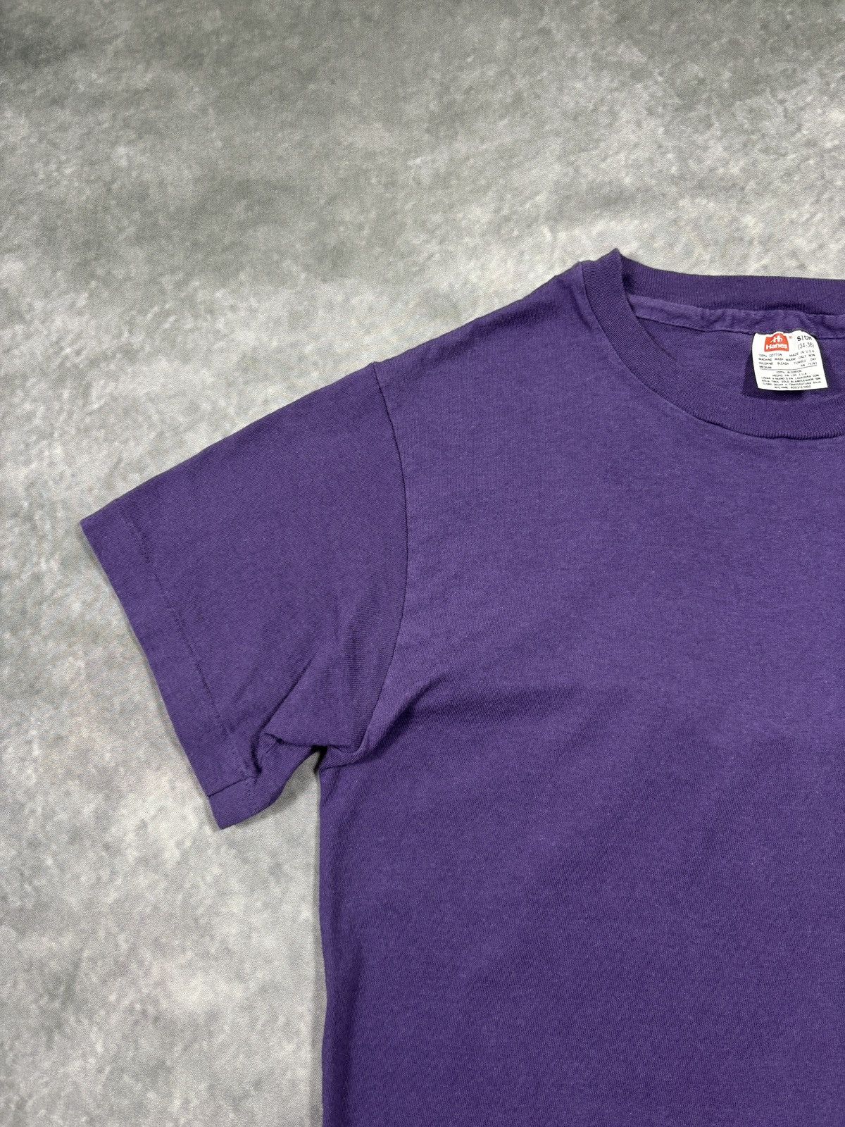 Vintage Vintage Hanes Blank Tee Made in USA 1990s Sun Faded Bleached Size US S / EU 44-46 / 1 - 5 Thumbnail