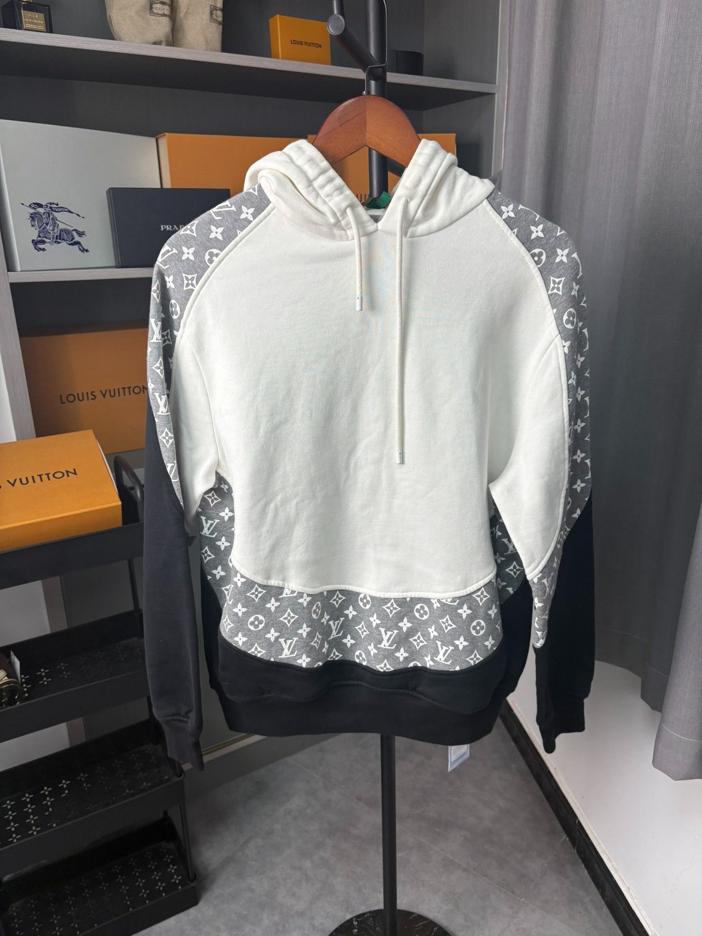 Louis Vuitton Louis Vuitton Multi Hoodie S Men Size US S / EU 44-46 / 1 - 1 Thumbnail