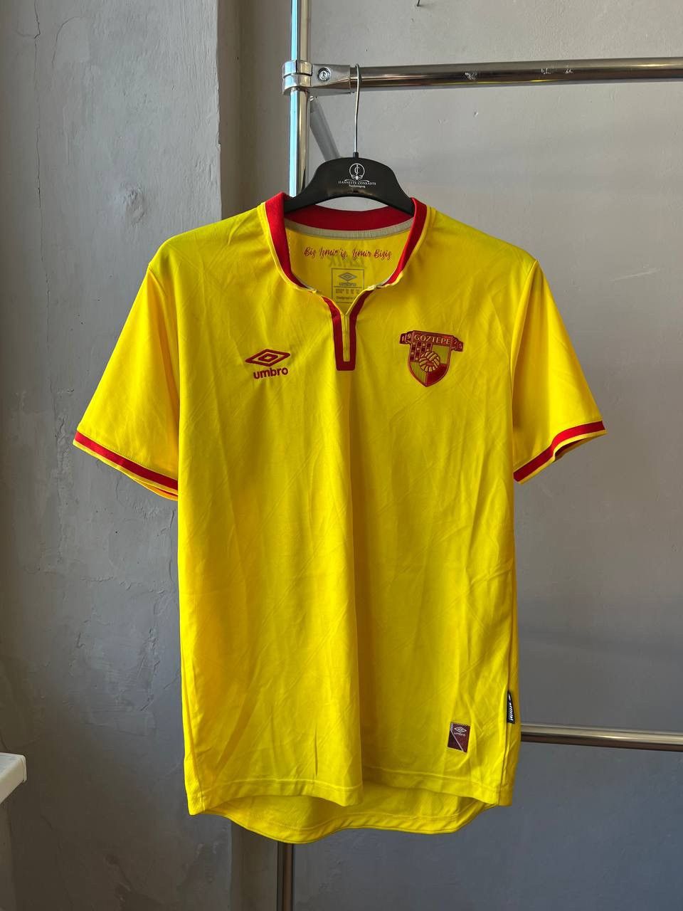 Umbro 2021/22 GOZTEPE AWAY SOCCER JERSEY FOOTBALL SHIRT SIZE XL Size US XL / EU 56 / 4 - 2 Thumbnail