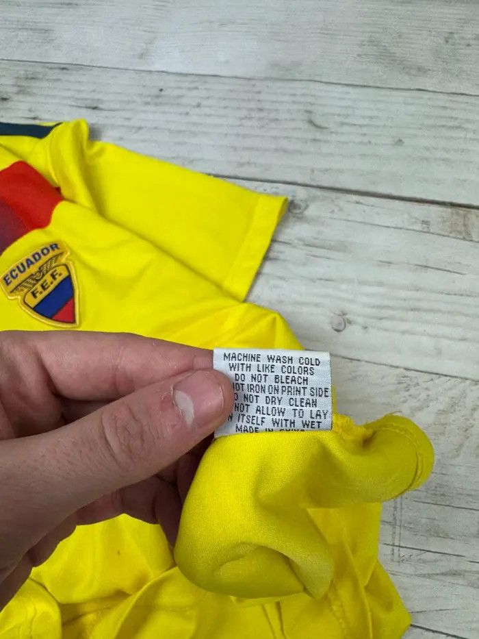 Vintage Ecuador National Team 2011 2012 Football Shirt Soccer Jersey Size US M / EU 48-50 / 2 - 10 Thumbnail